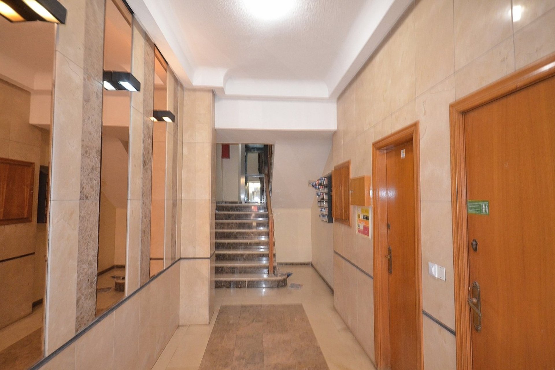 Segunda mano - Apartamento -
Torrevieja - Centro