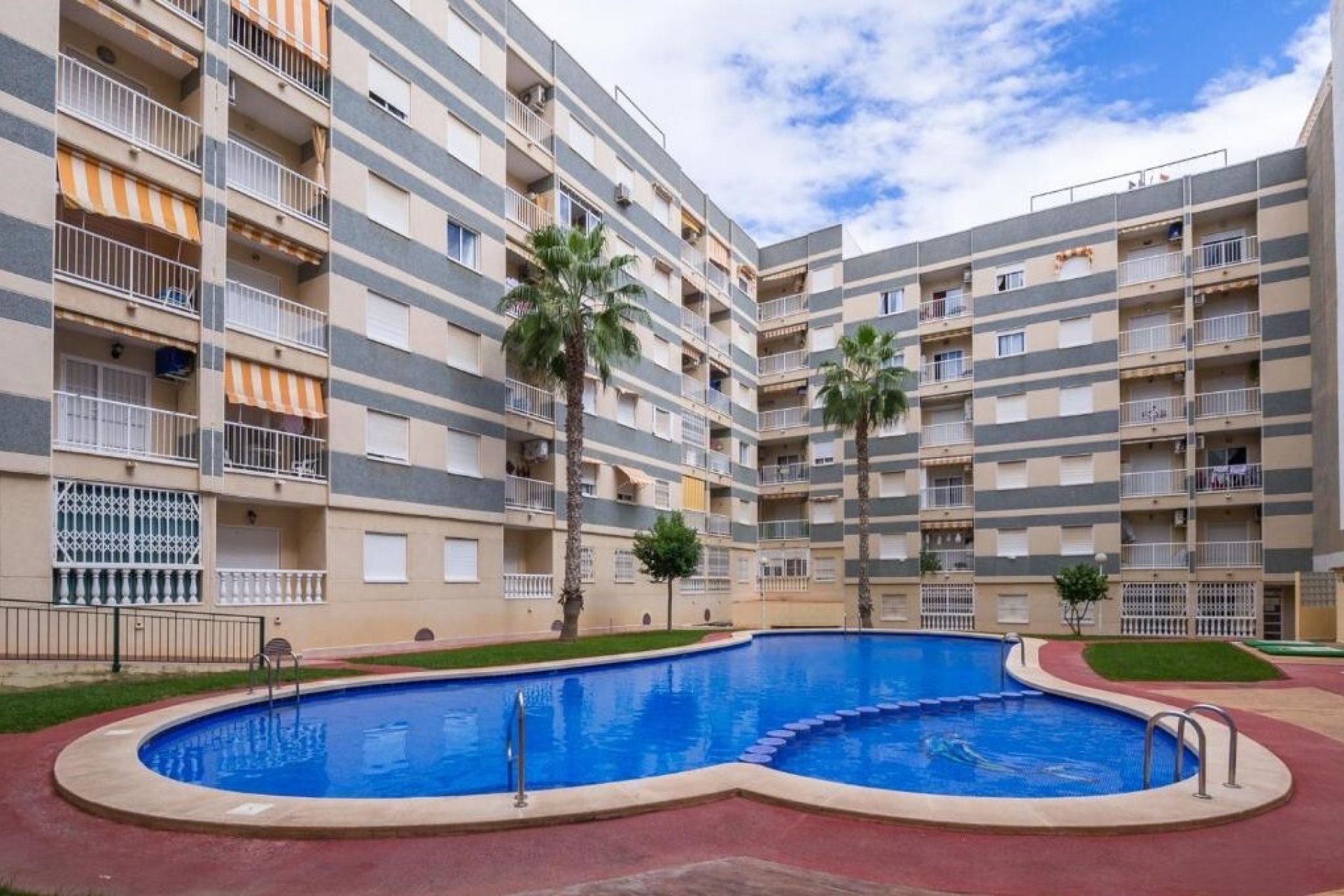 Segunda mano - Apartamento -
Torrevieja - Centro