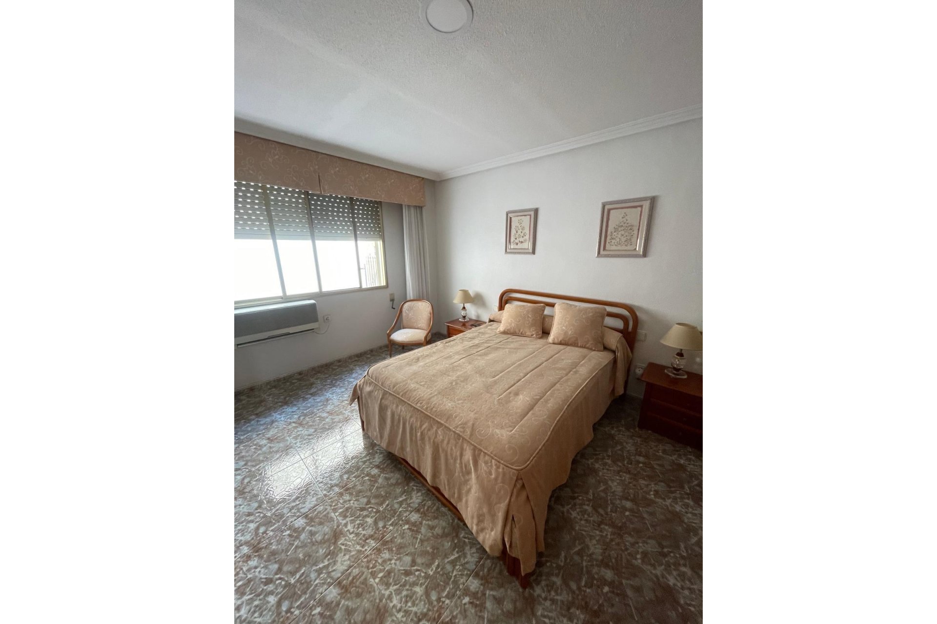 Segunda mano - Apartamento -
Torrevieja - Centro