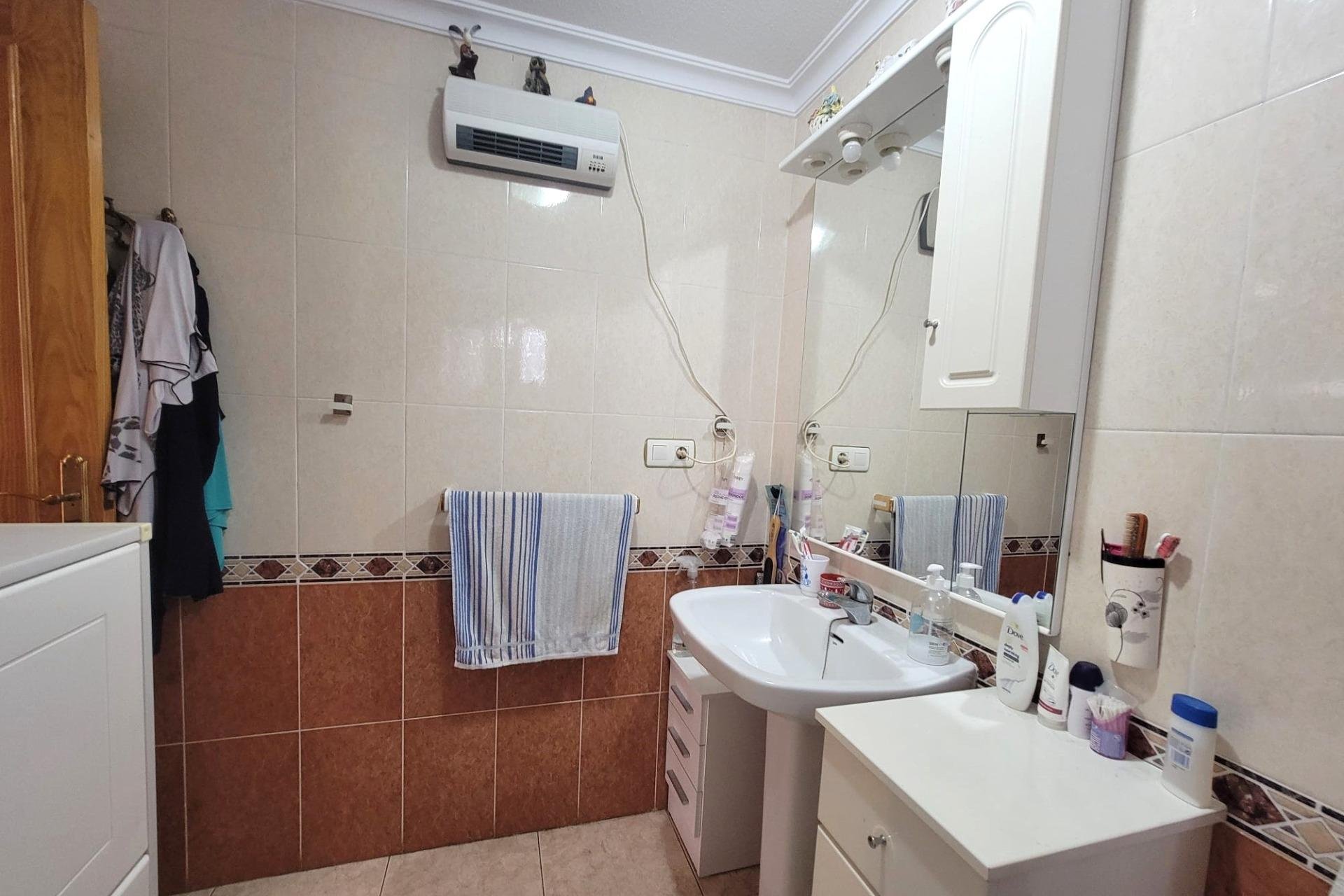 Segunda mano - Apartamento -
Torrevieja - Centro