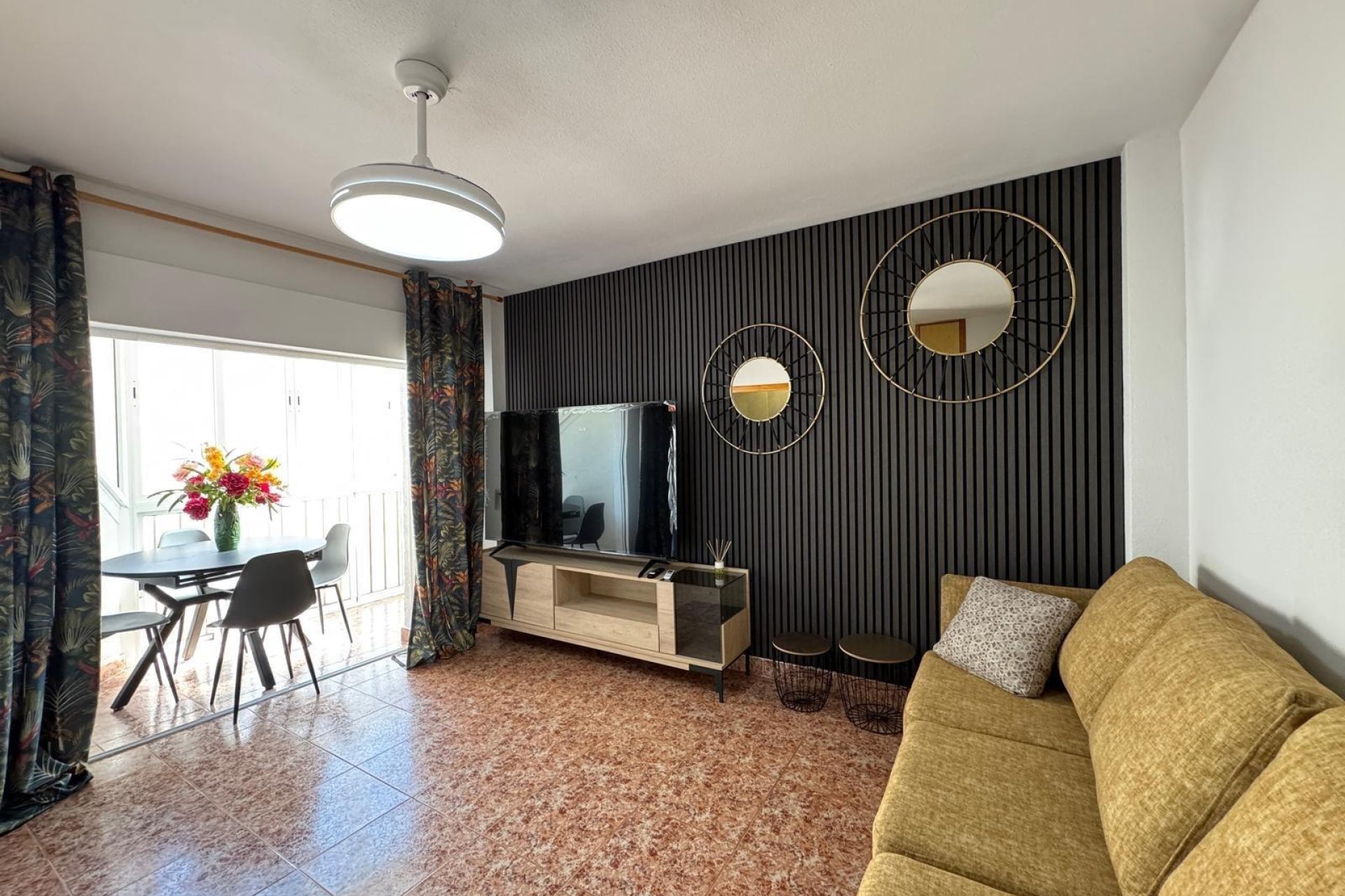 Segunda mano - Apartamento -
Torrevieja - Centro