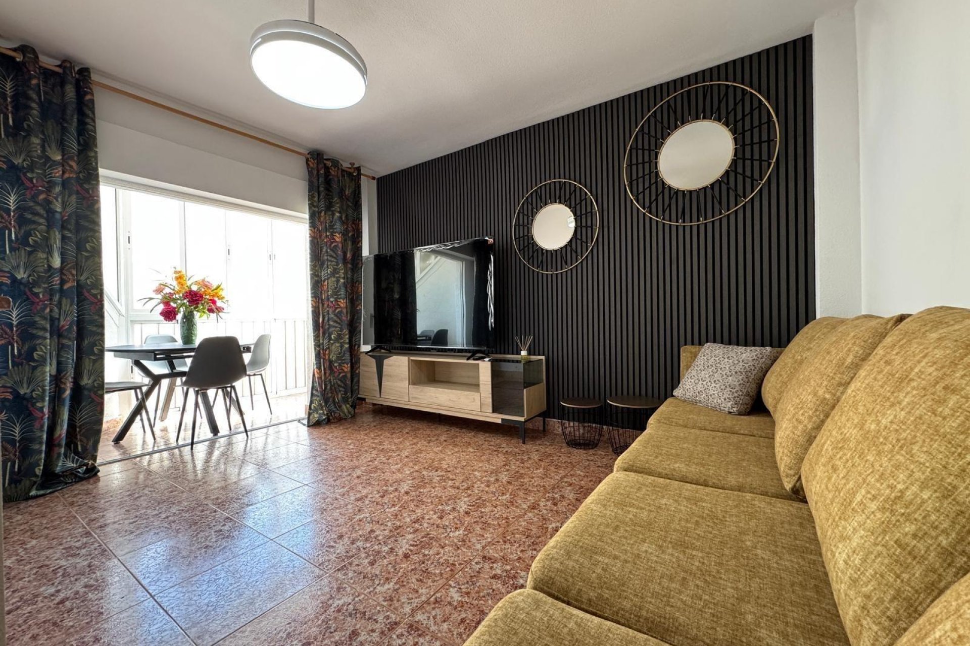 Segunda mano - Apartamento -
Torrevieja - Centro