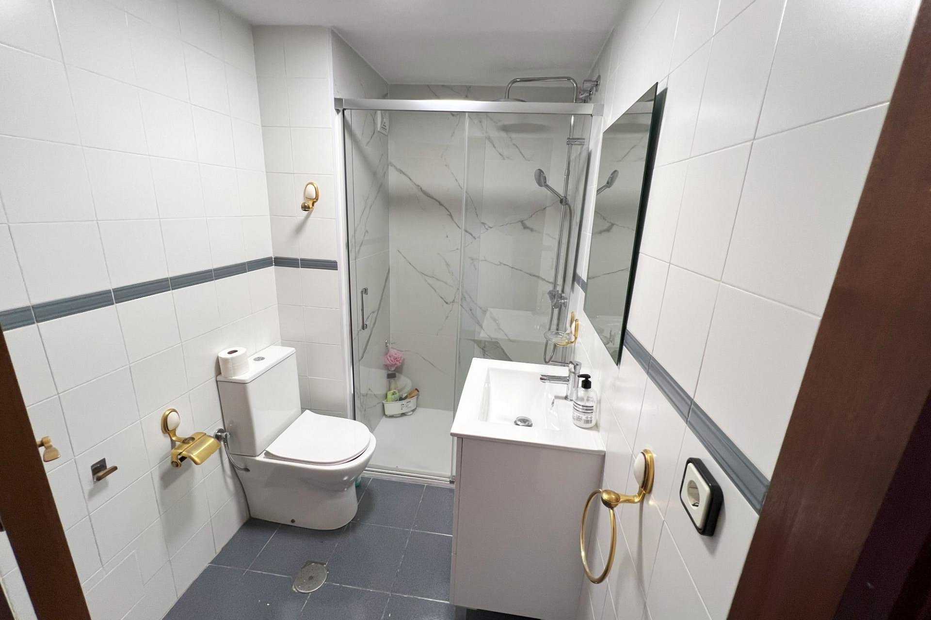 Segunda mano - Apartamento -
Torrevieja - Centro
