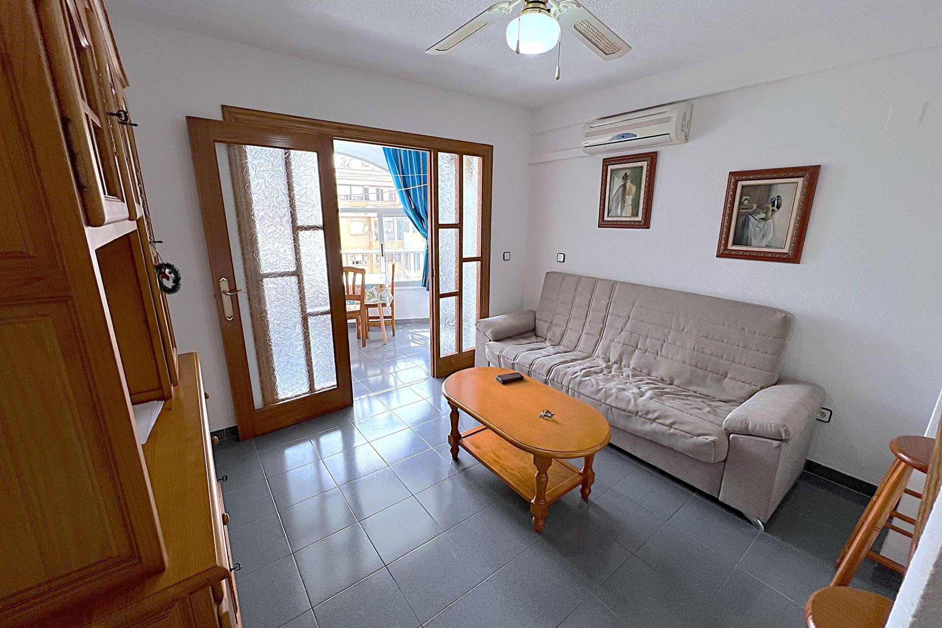 Segunda mano - Apartamento -
Torrevieja - Centro