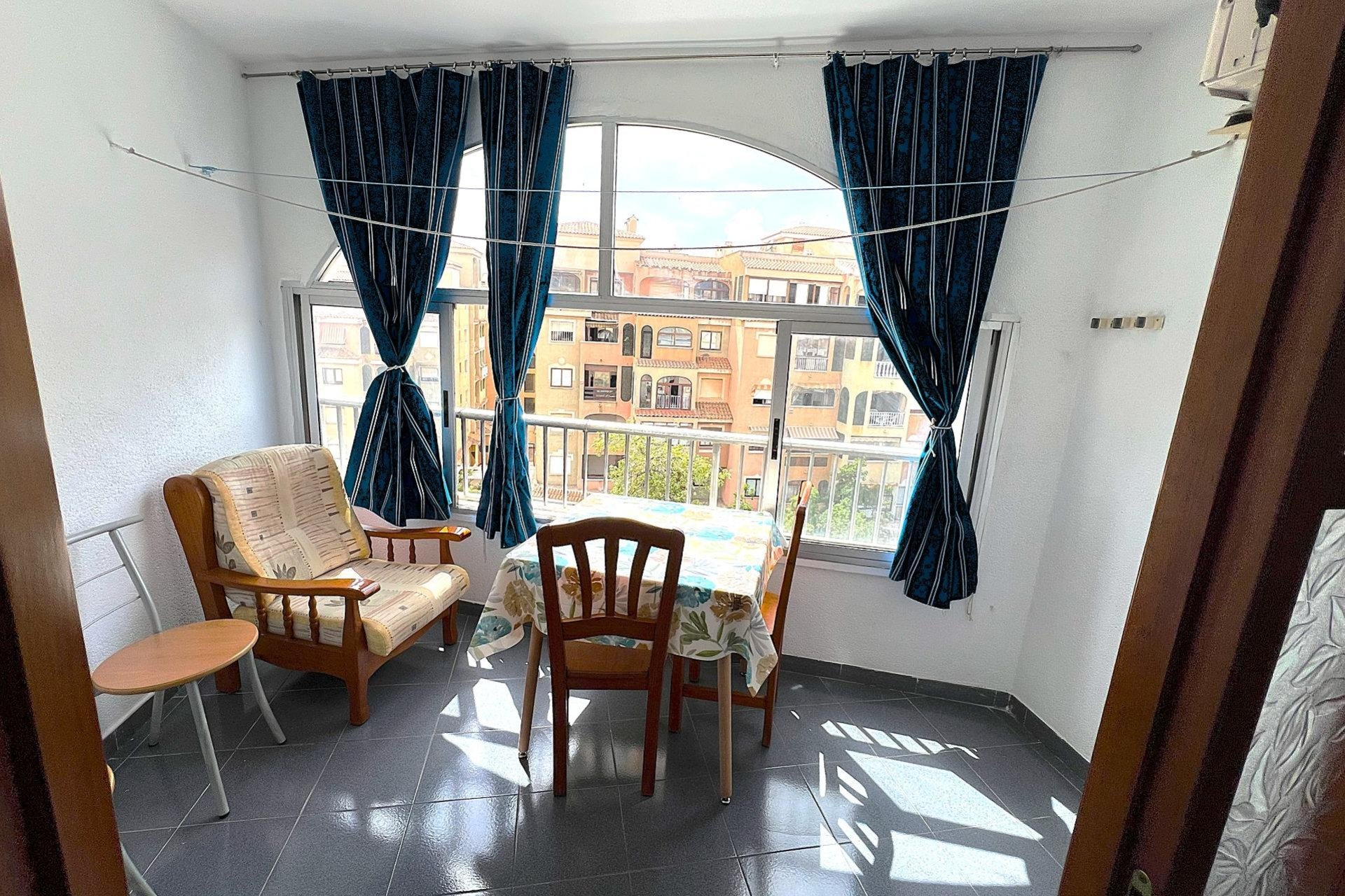 Segunda mano - Apartamento -
Torrevieja - Centro
