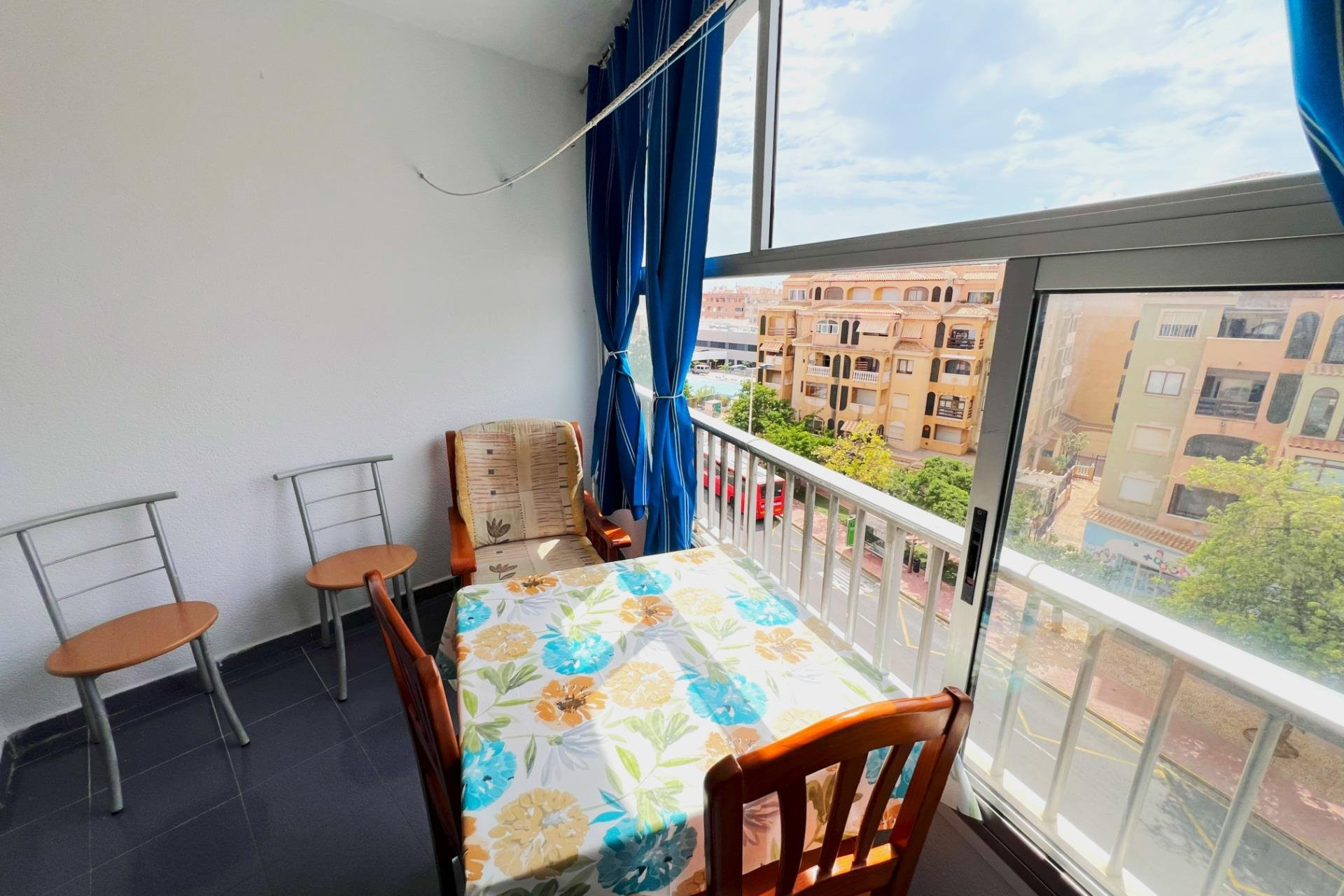 Segunda mano - Apartamento -
Torrevieja - Centro