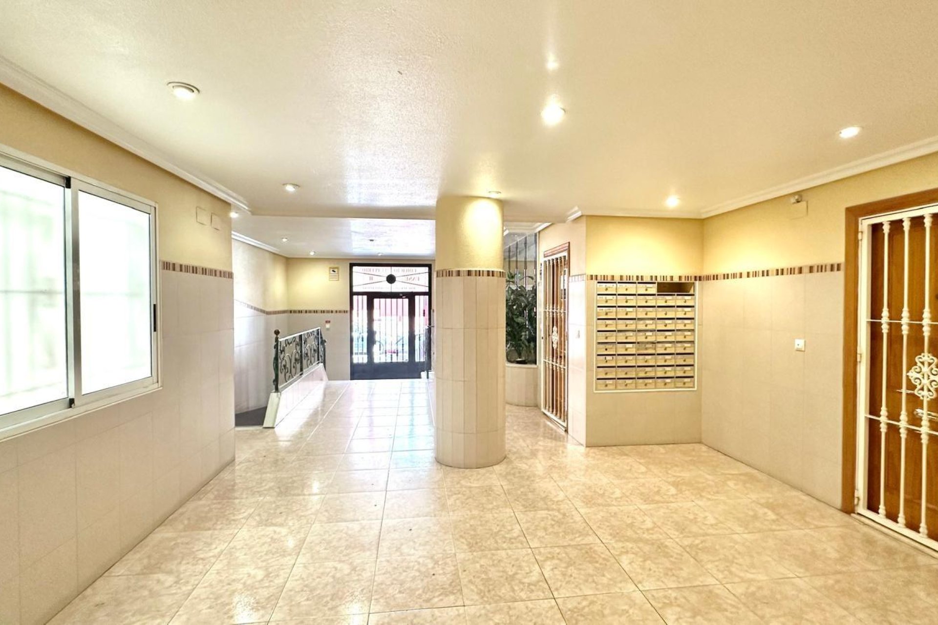Segunda mano - Apartamento -
Torrevieja - Centro