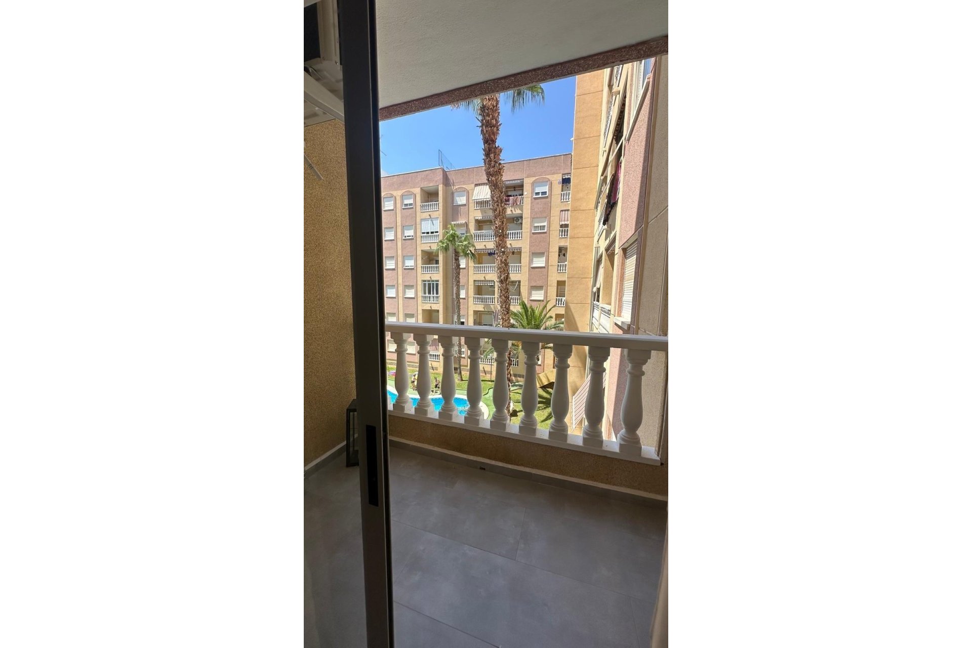 Segunda mano - Apartamento -
Torrevieja - Centro