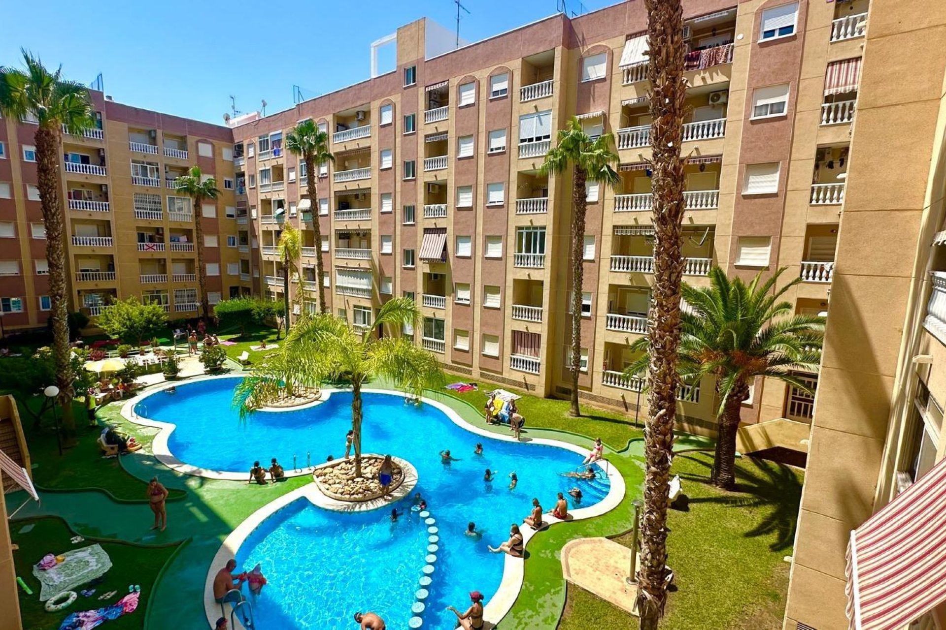 Segunda mano - Apartamento -
Torrevieja - Centro