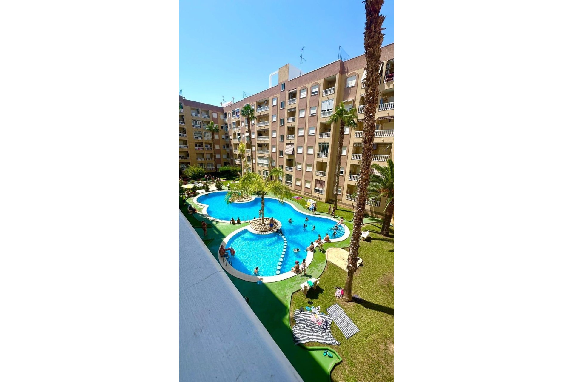 Segunda mano - Apartamento -
Torrevieja - Centro