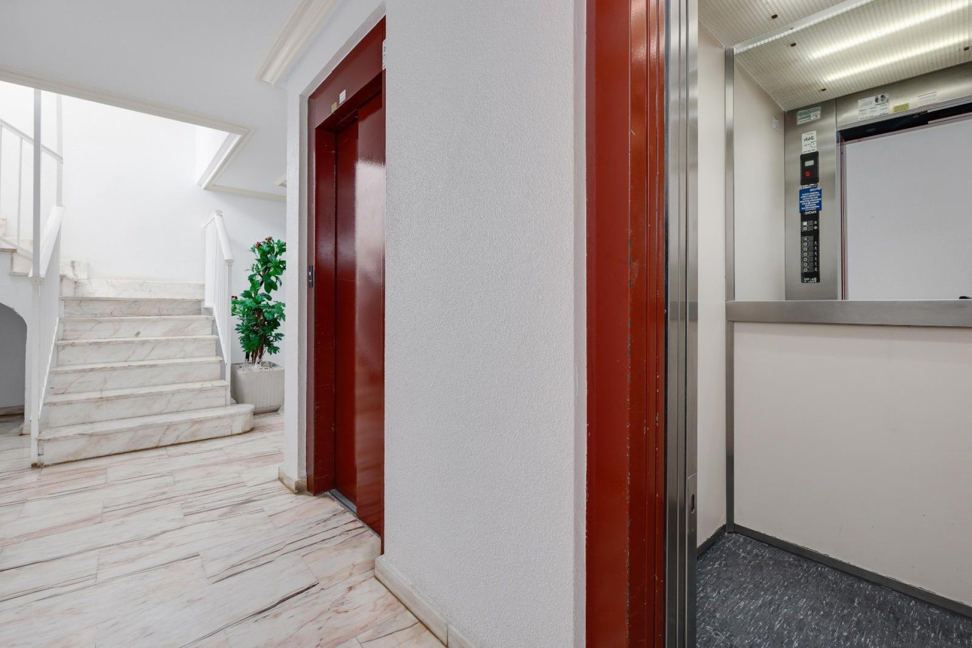 Segunda mano - Apartamento -
Torrevieja - Centro