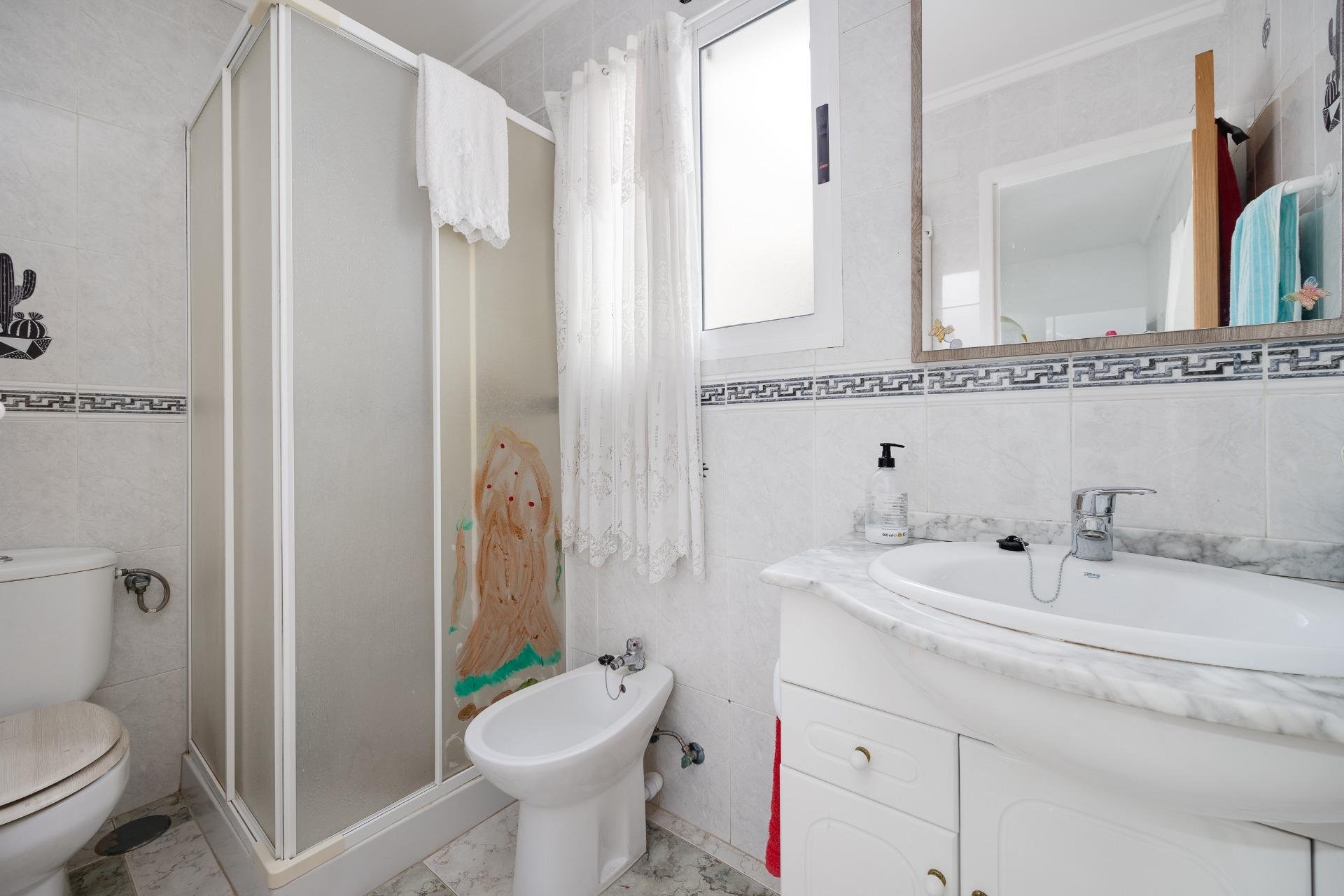 Segunda mano - Apartamento -
Torrevieja - Centro