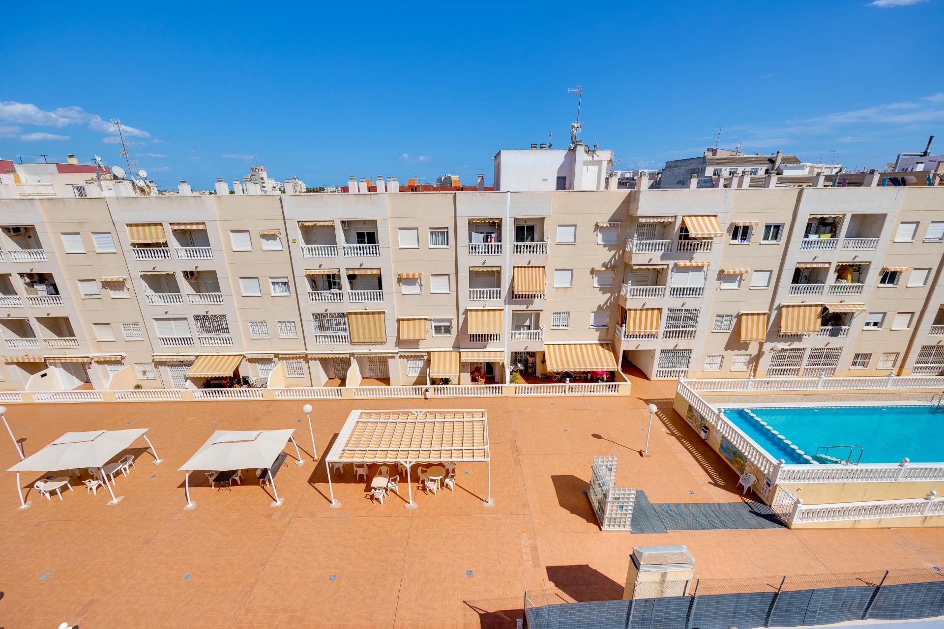 Segunda mano - Apartamento -
Torrevieja - Centro