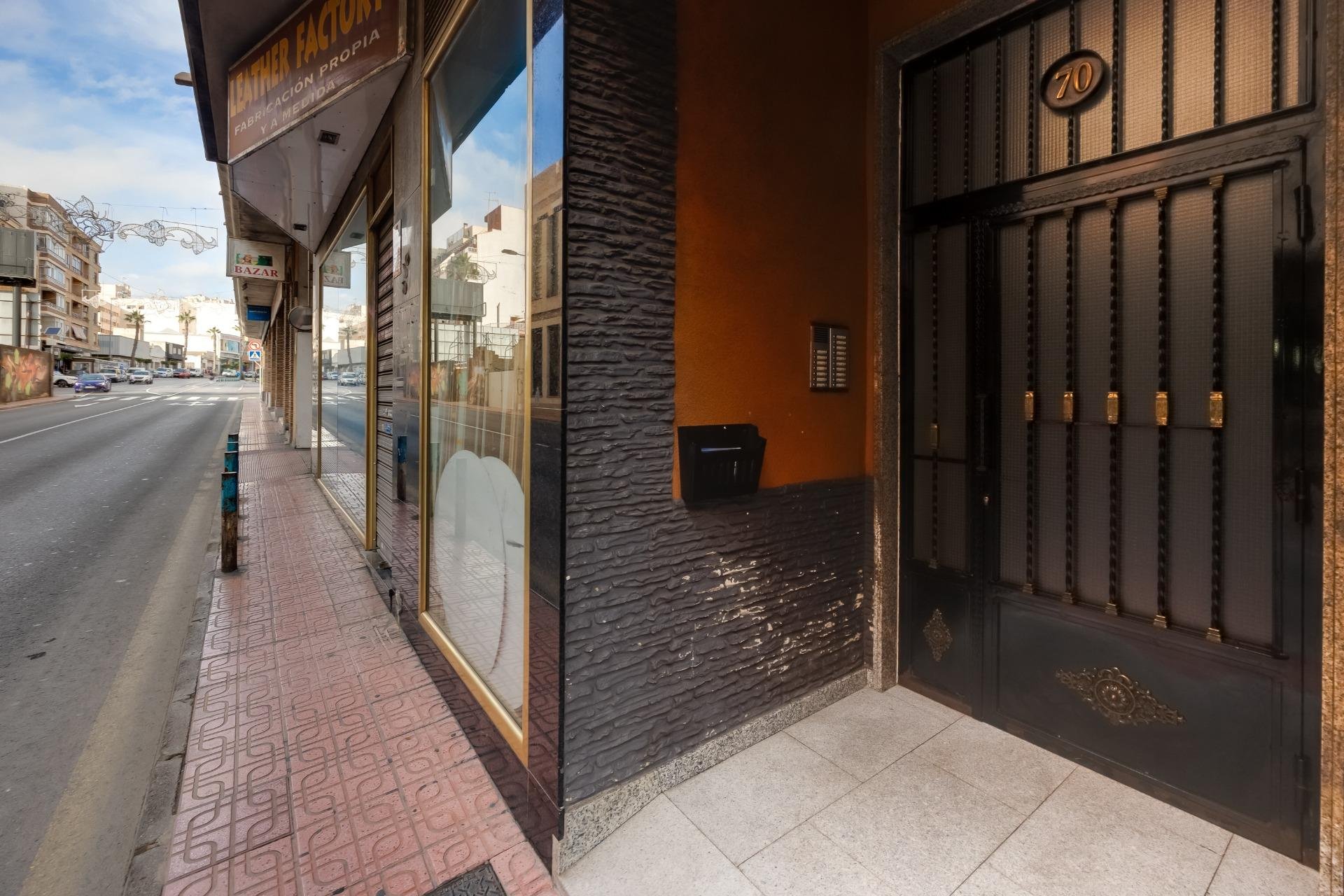 Segunda mano - Apartamento -
Torrevieja - Centro