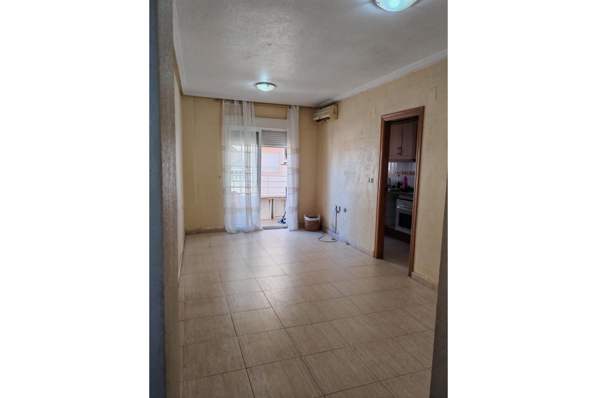 Segunda mano - Apartamento -
Torrevieja - Centro