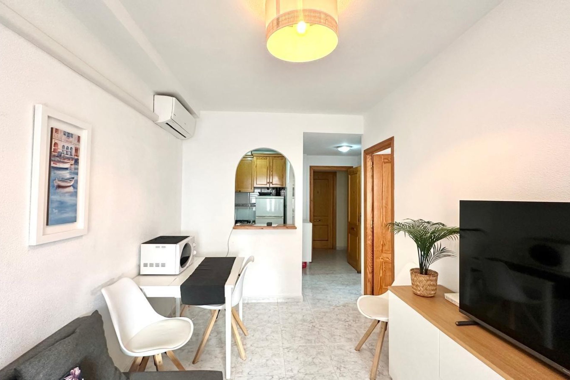 Segunda mano - Apartamento -
Torrevieja - Centro