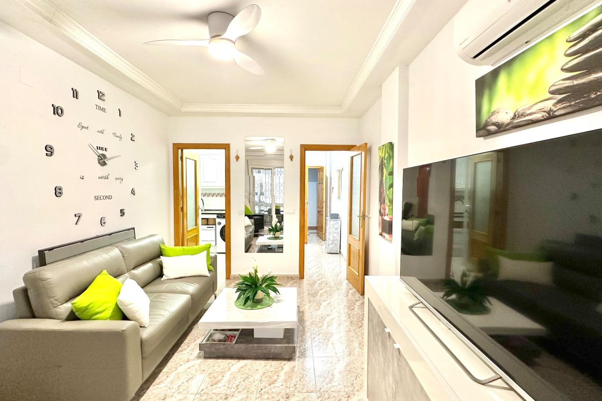 Segunda mano - Apartamento -
Torrevieja - Centro