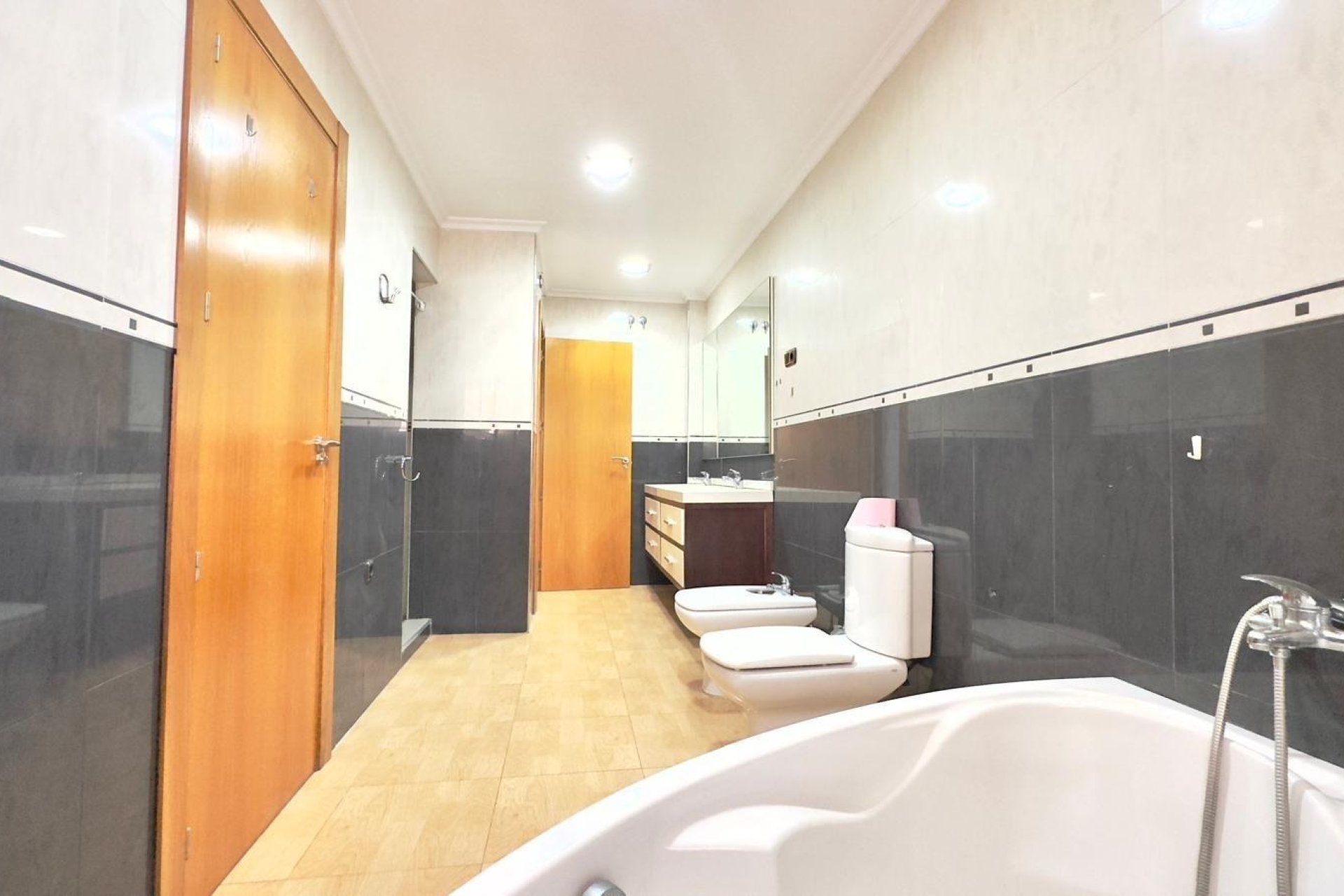 Segunda mano - Apartamento -
Torrevieja - Centro