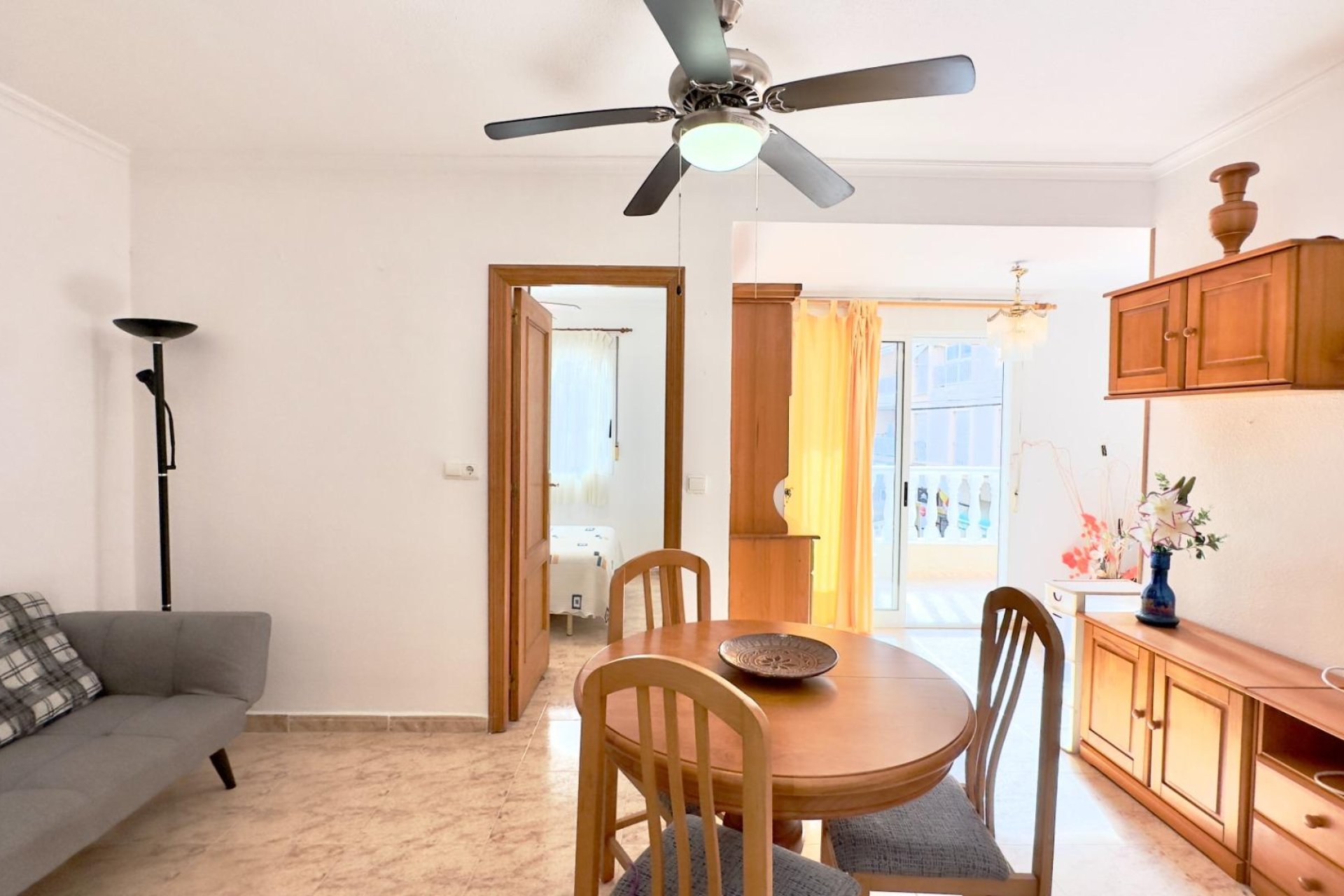 Segunda mano - Apartamento -
Torrevieja - Centro