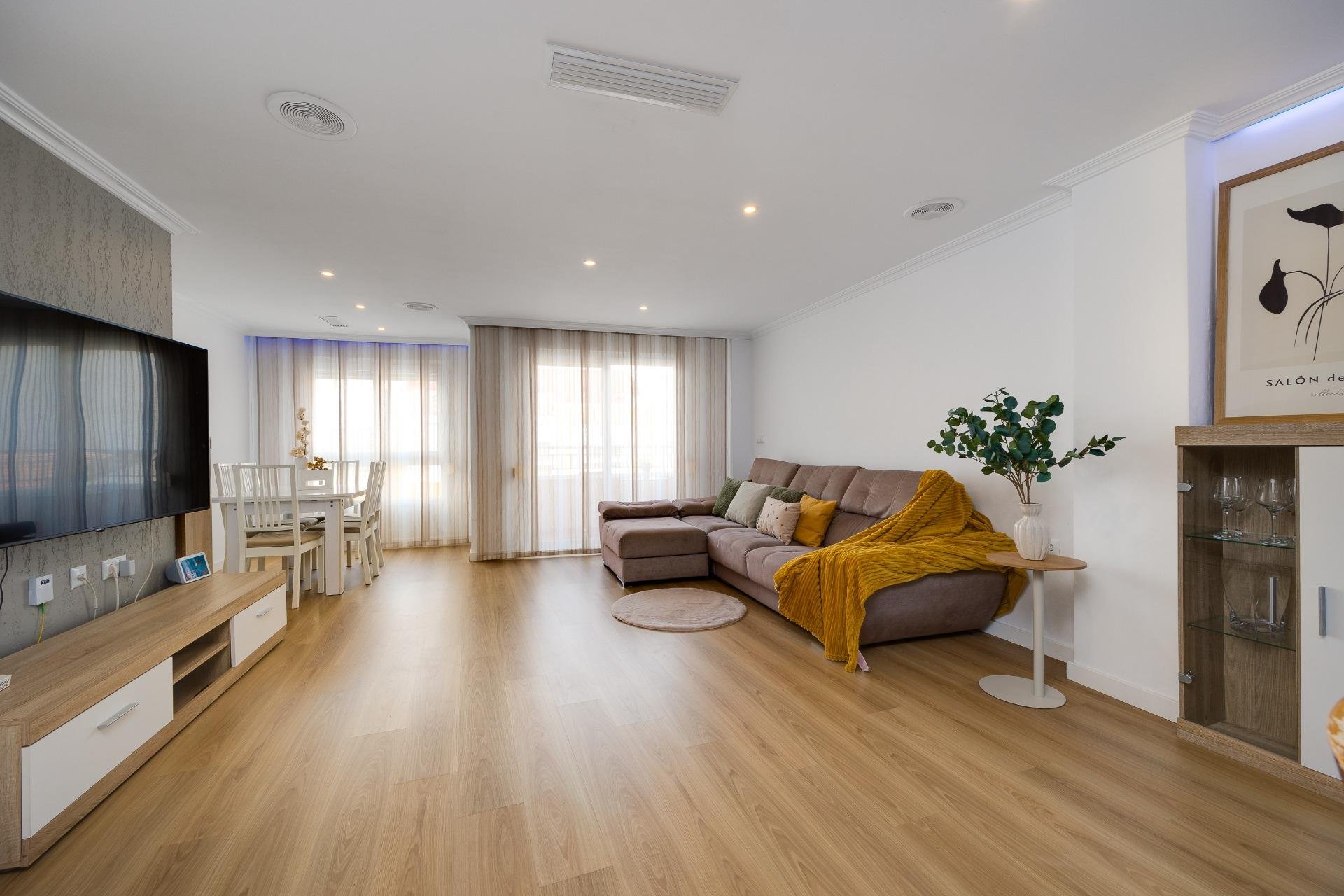 Segunda mano - Apartamento -
Torrevieja - Centro