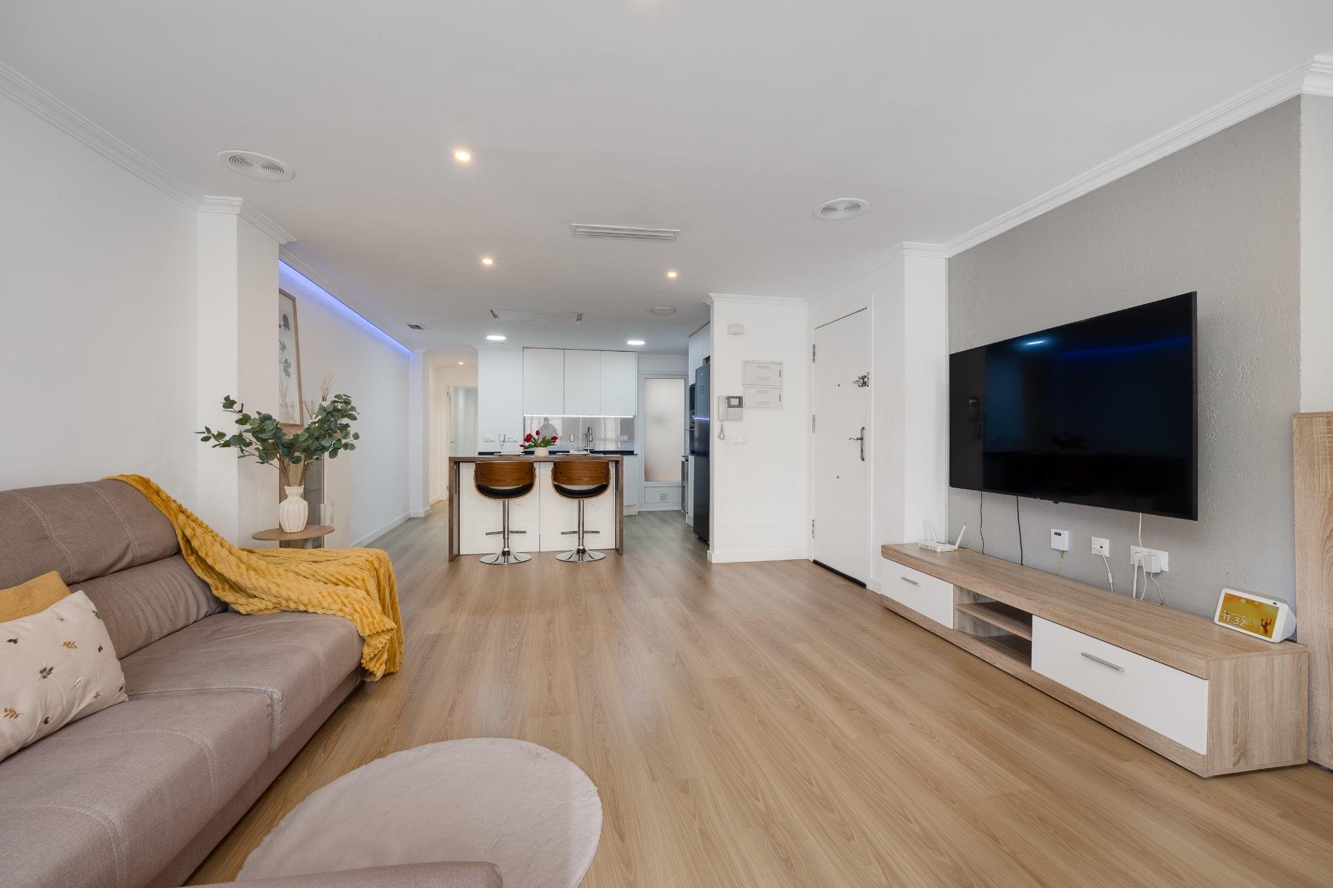 Segunda mano - Apartamento -
Torrevieja - Centro