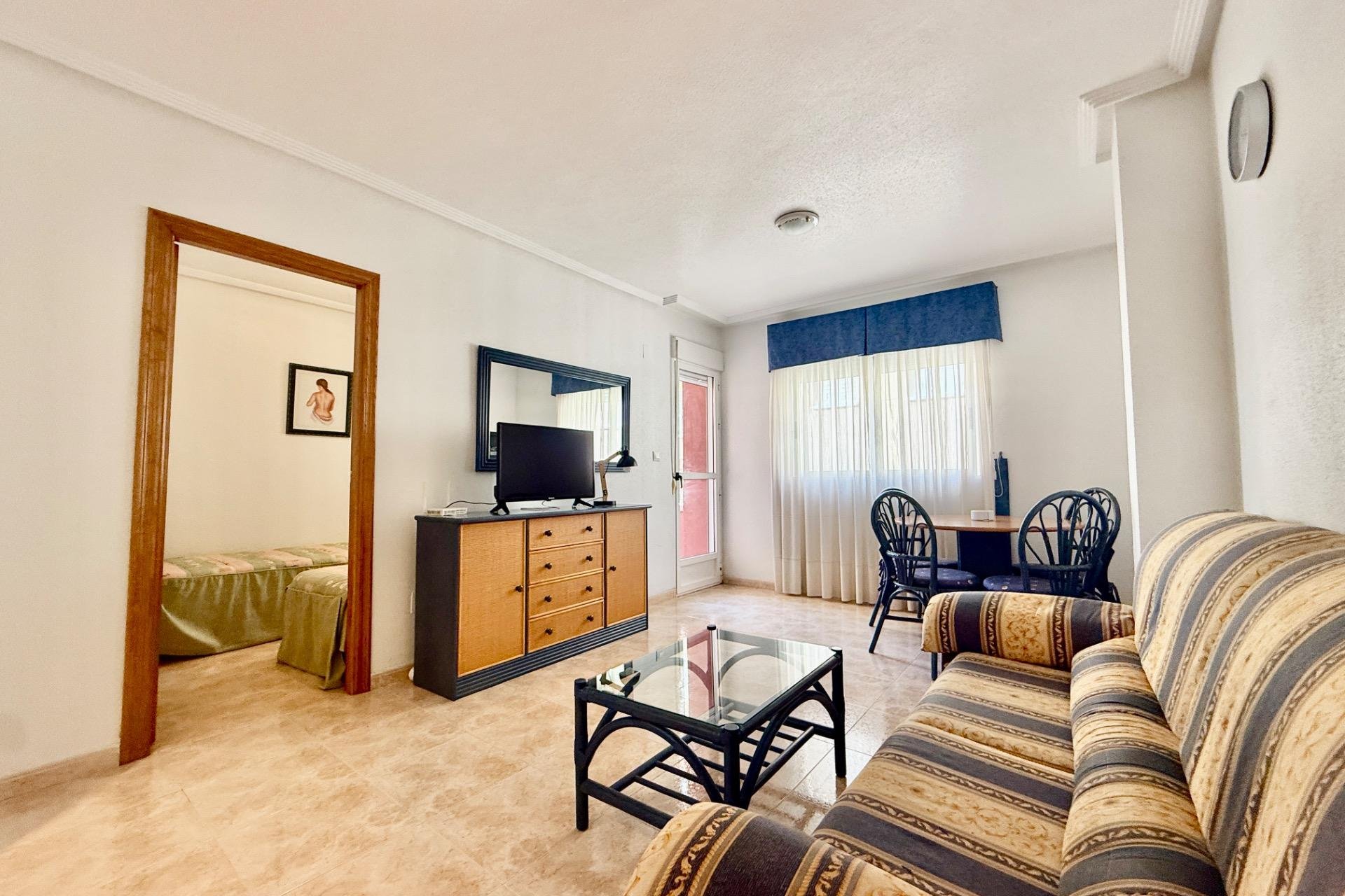 Segunda mano - Apartamento -
Torrevieja - Centro