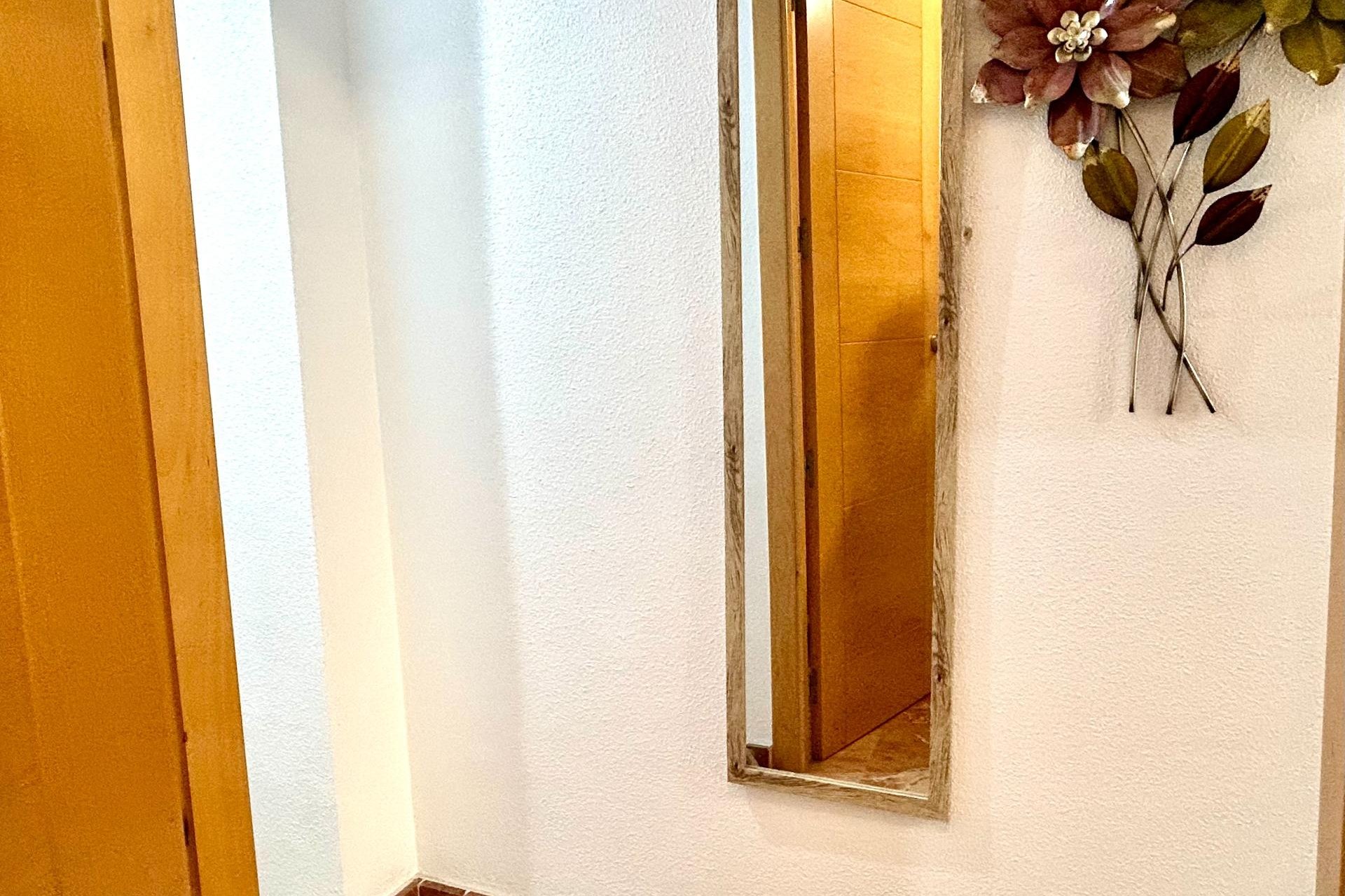 Segunda mano - Apartamento -
Torrevieja - Centro