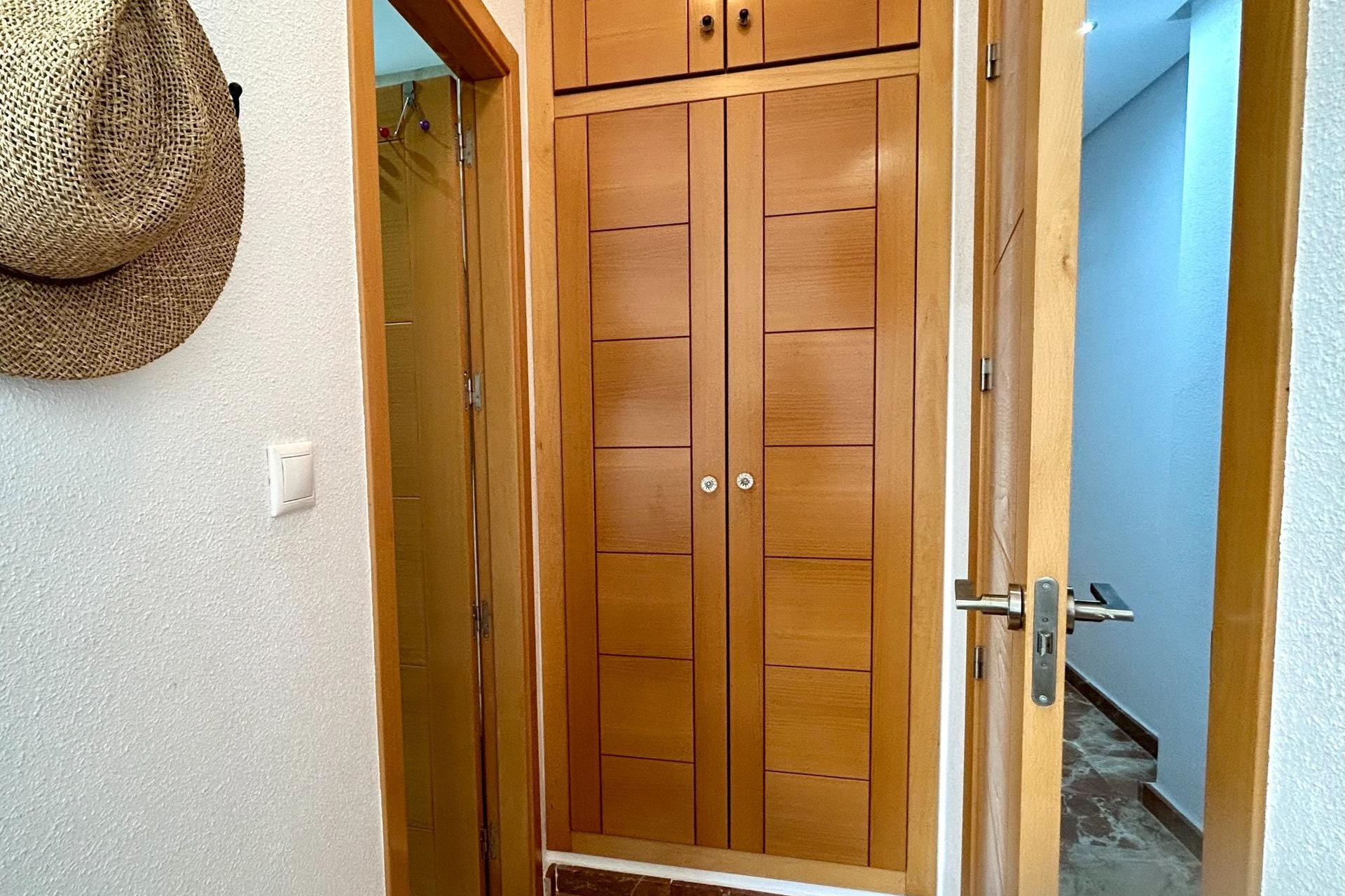 Segunda mano - Apartamento -
Torrevieja - Centro