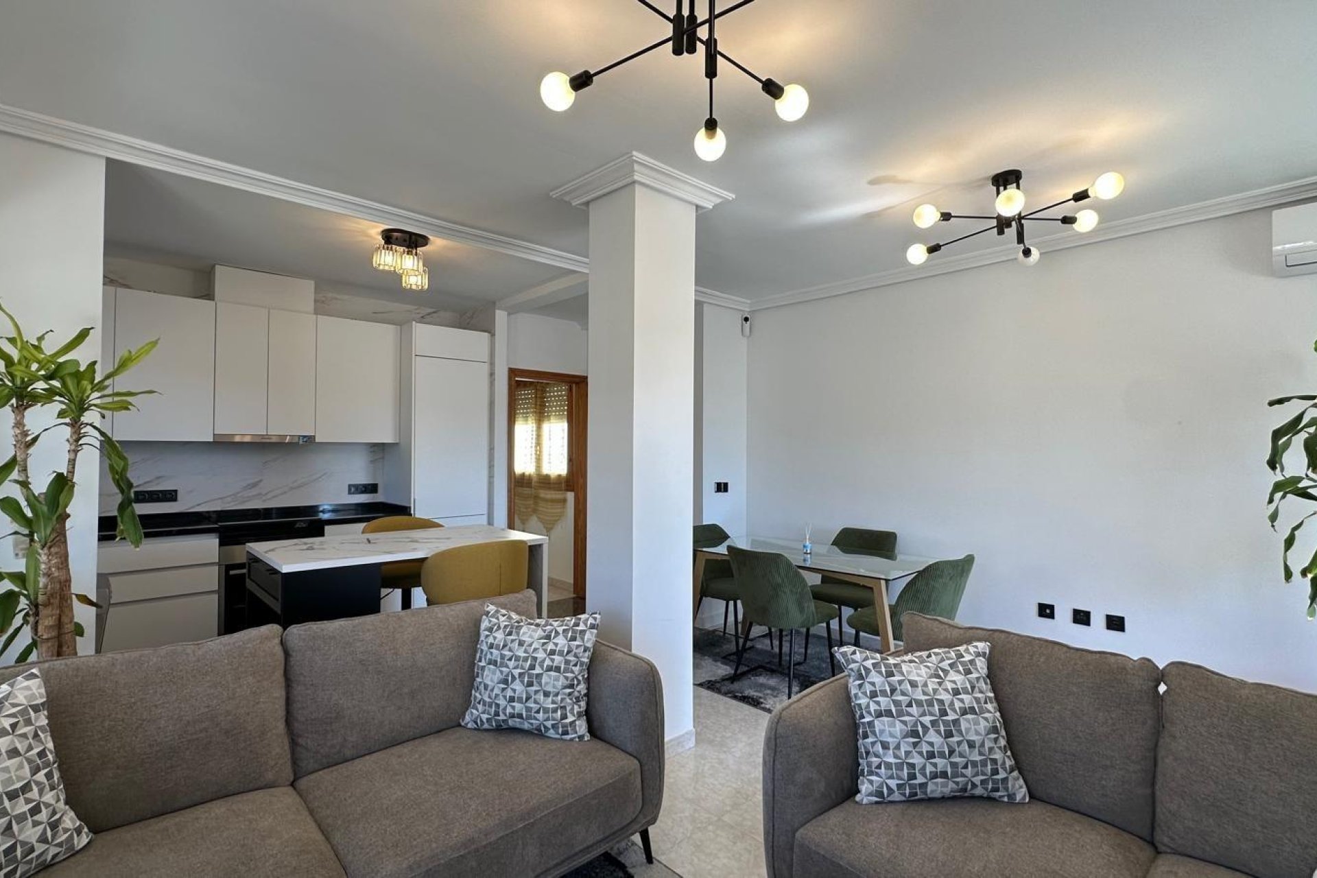 Segunda mano - Apartamento -
Torrevieja - Centro