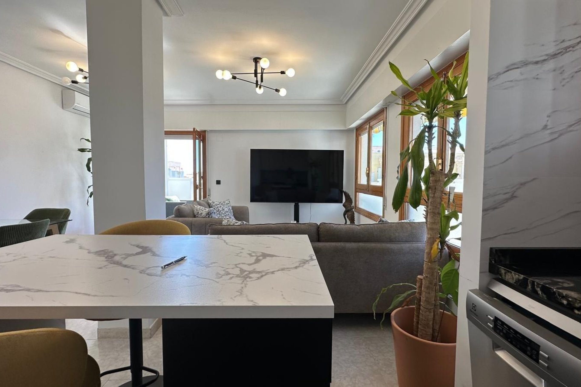 Segunda mano - Apartamento -
Torrevieja - Centro