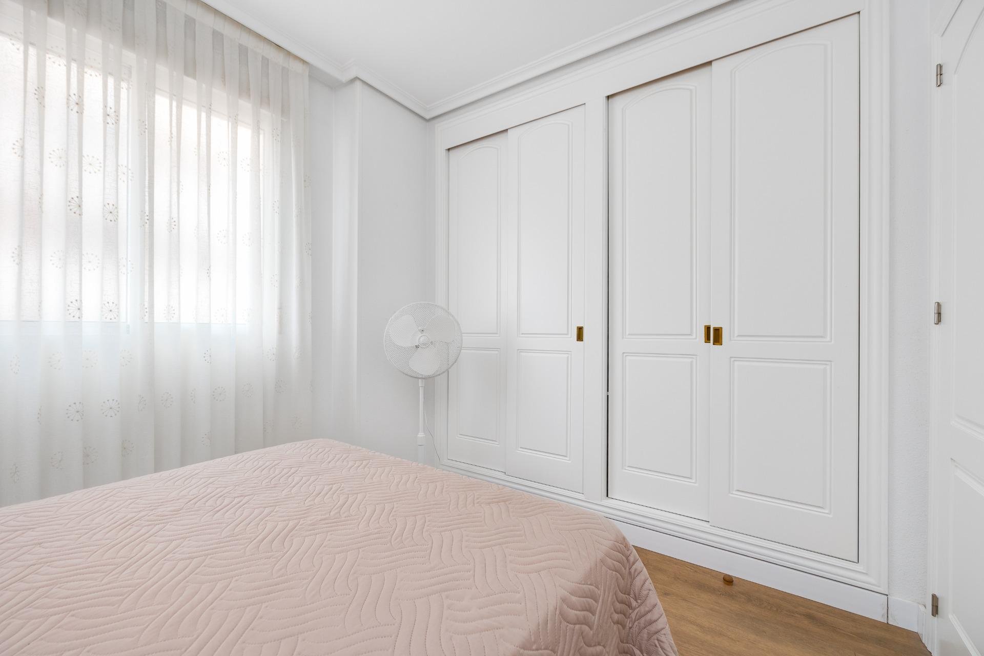 Segunda mano - Apartamento -
Torrevieja - Centro