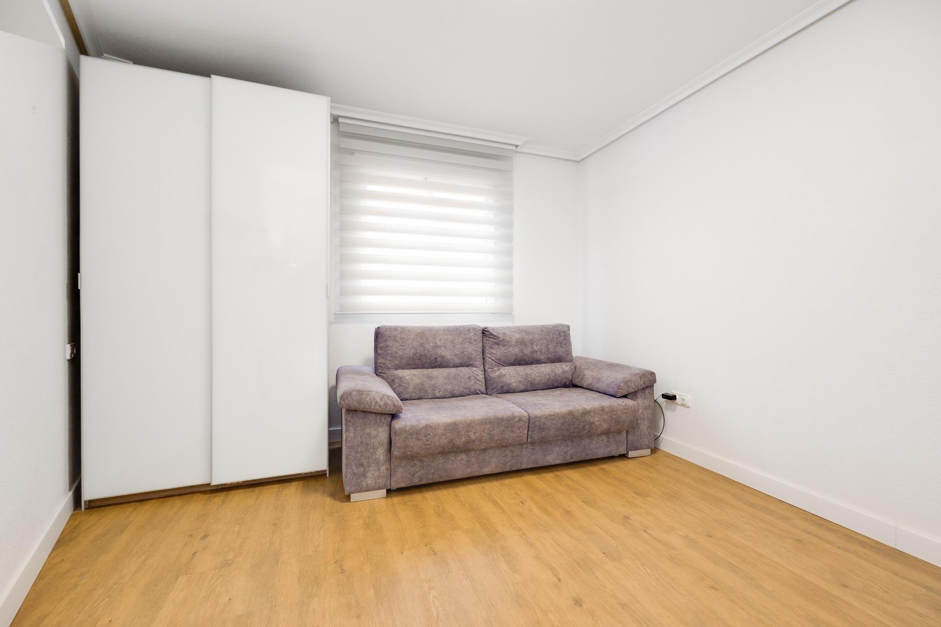 Segunda mano - Apartamento -
Torrevieja - Centro