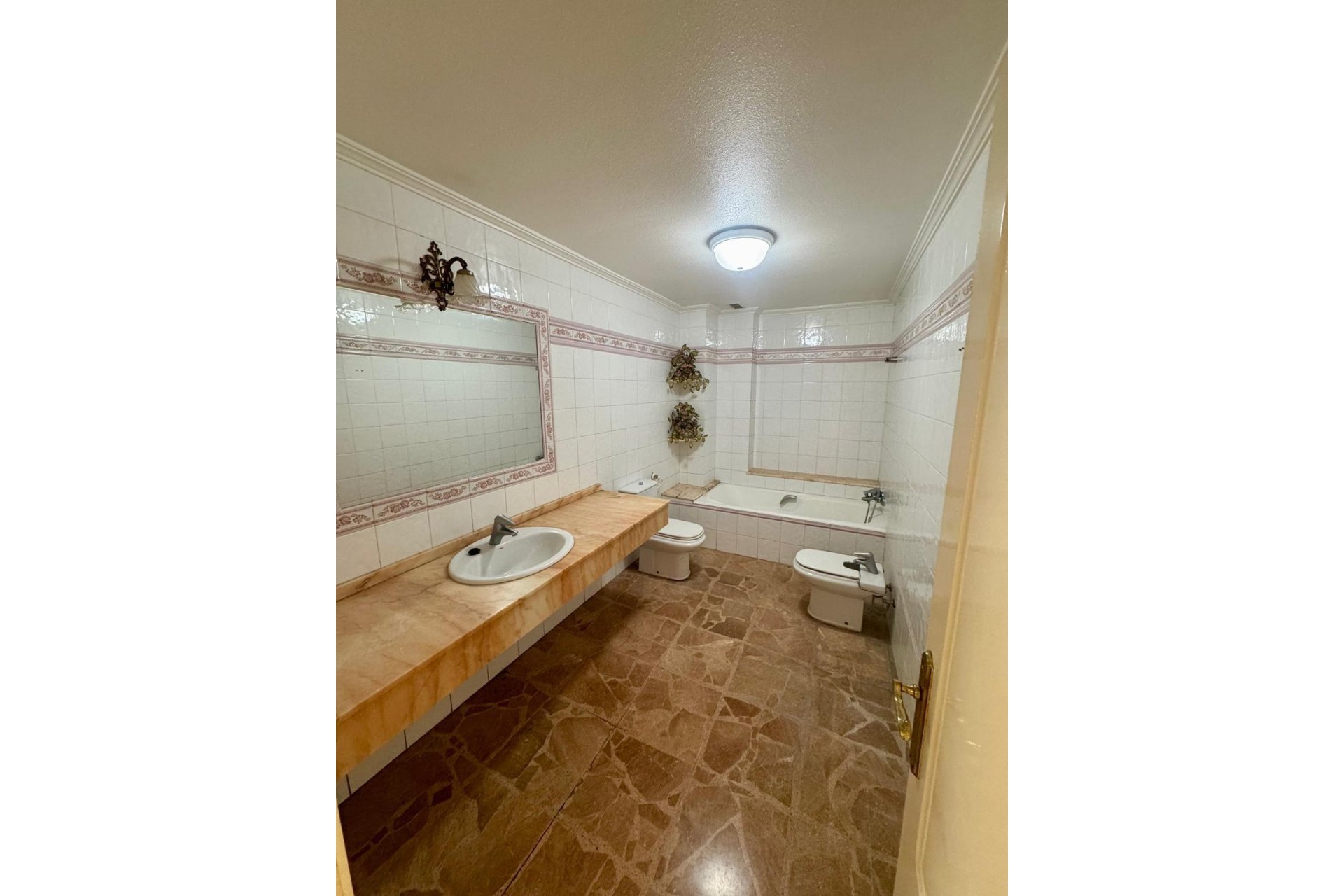 Segunda mano - Apartamento -
Torrevieja - Centro