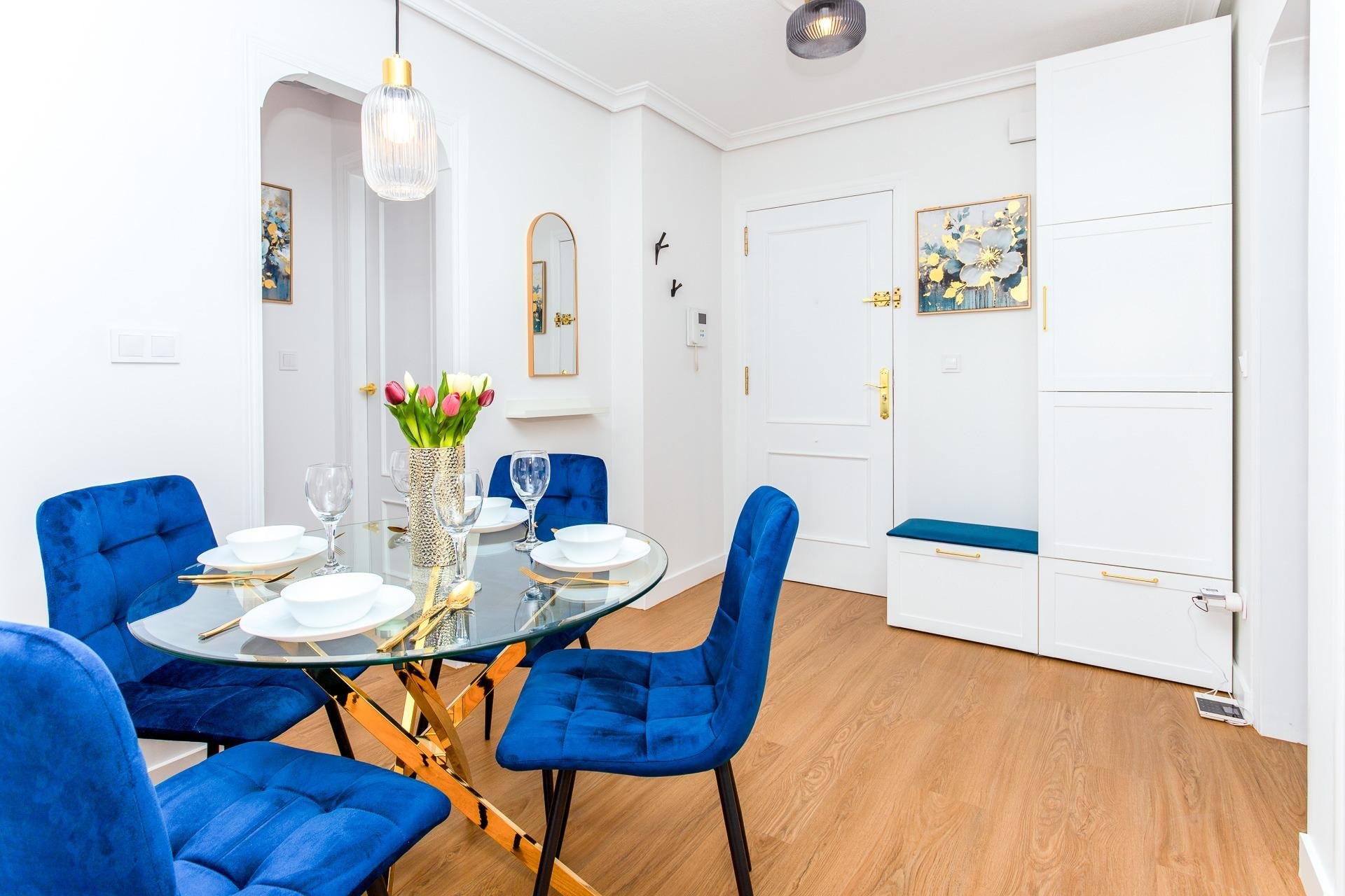 Segunda mano - Apartamento -
Torrevieja - Centro