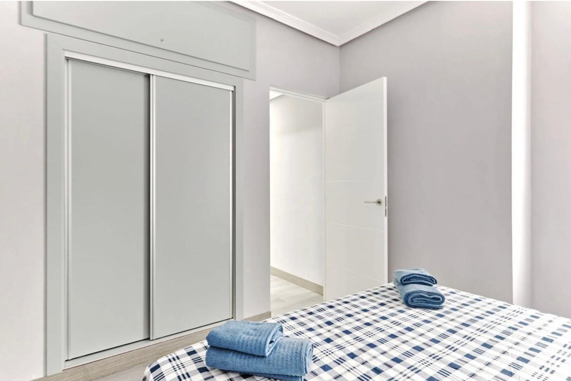 Segunda mano - Apartamento -
Torrevieja - Centro