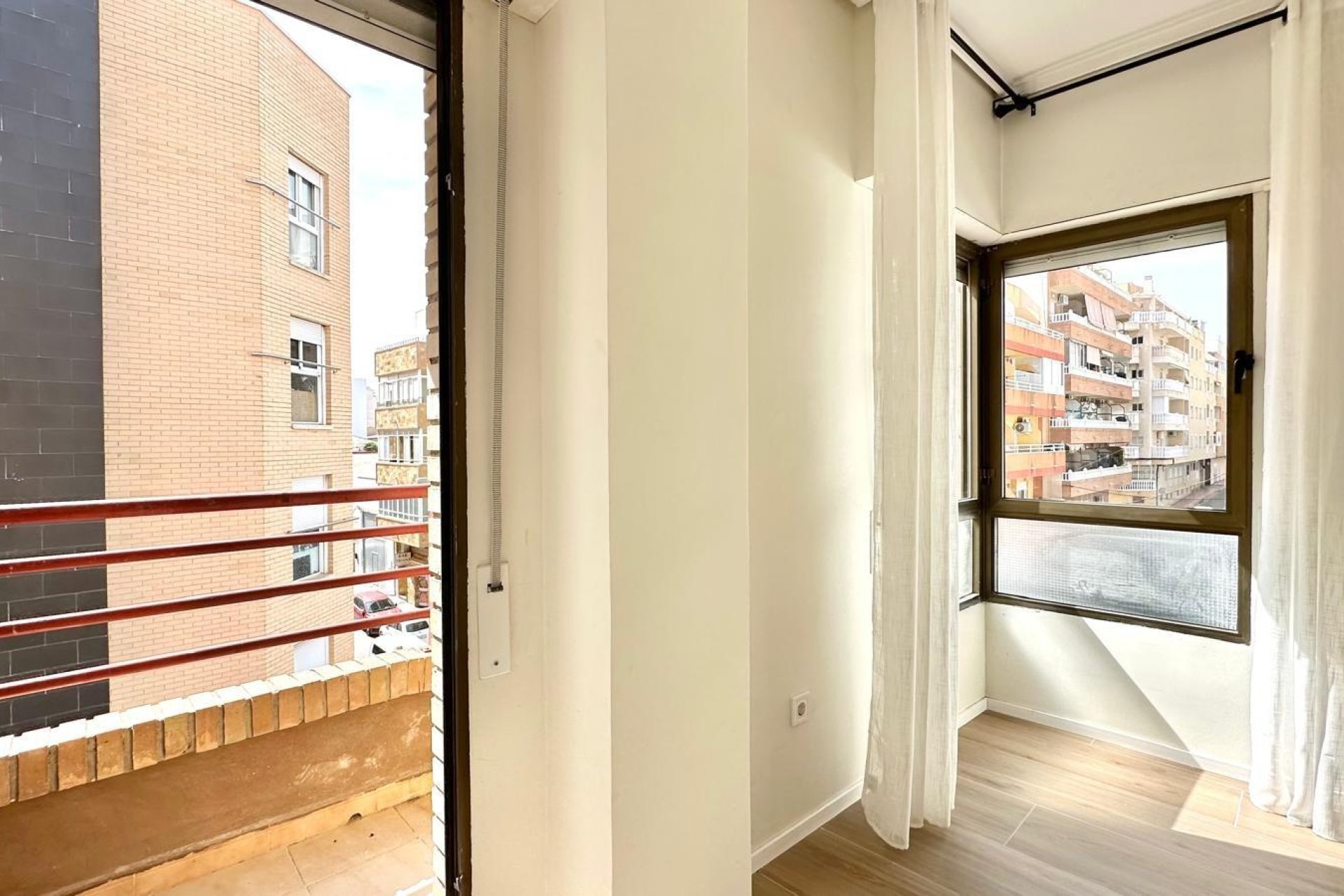 Segunda mano - Apartamento -
Torrevieja - Centro