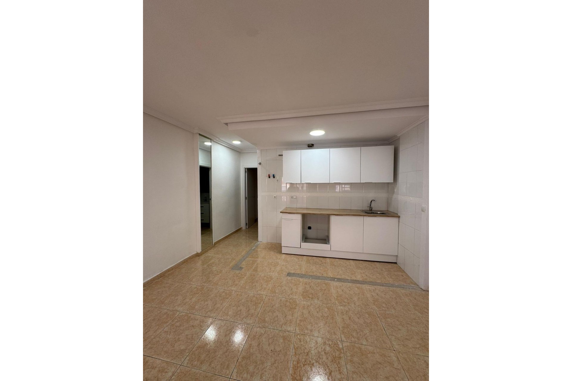 Segunda mano - Apartamento -
Torrevieja - Centro