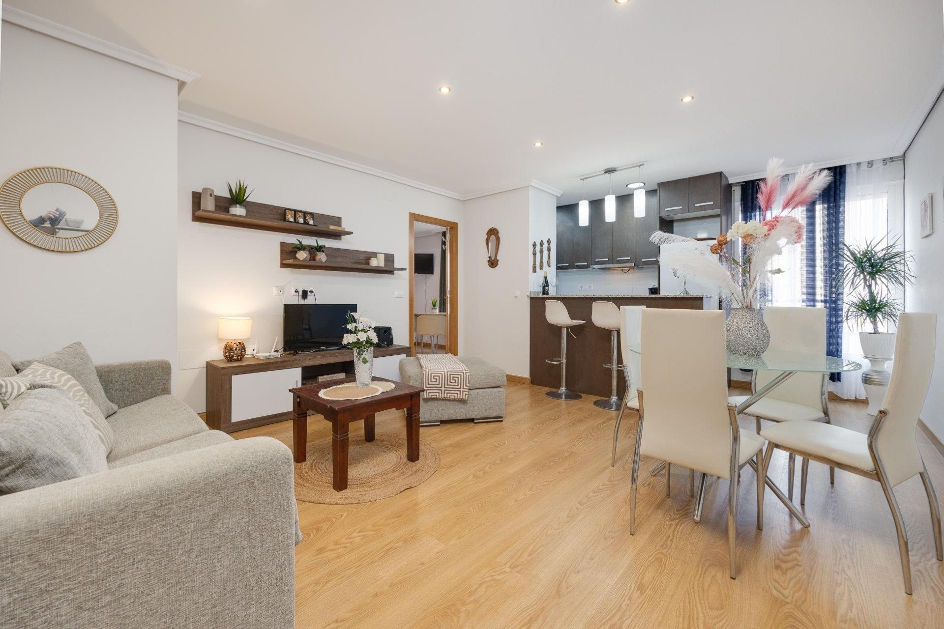 Segunda mano - Apartamento -
Torrevieja - Centro
