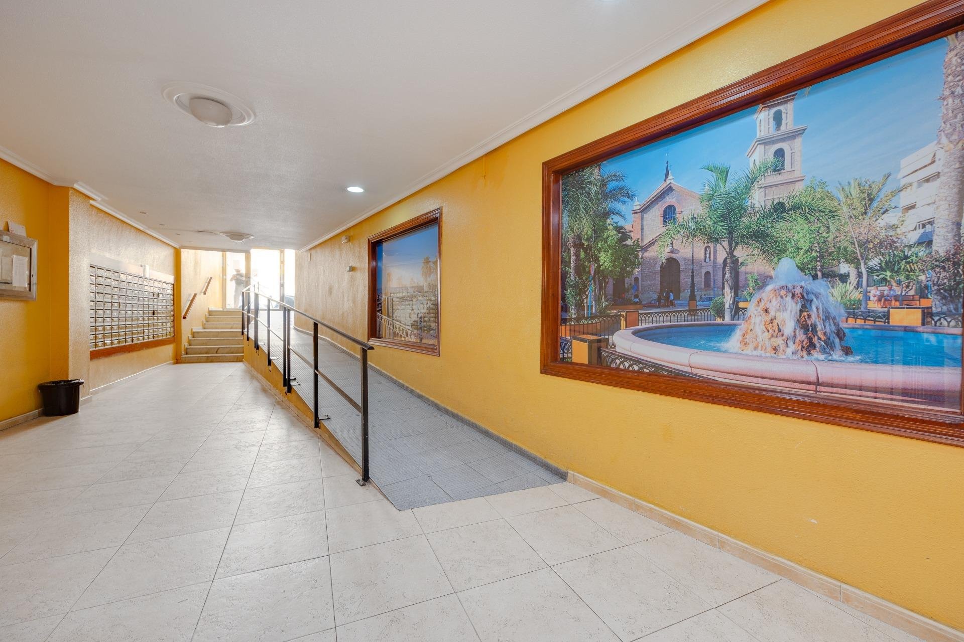 Segunda mano - Apartamento -
Torrevieja - Centro