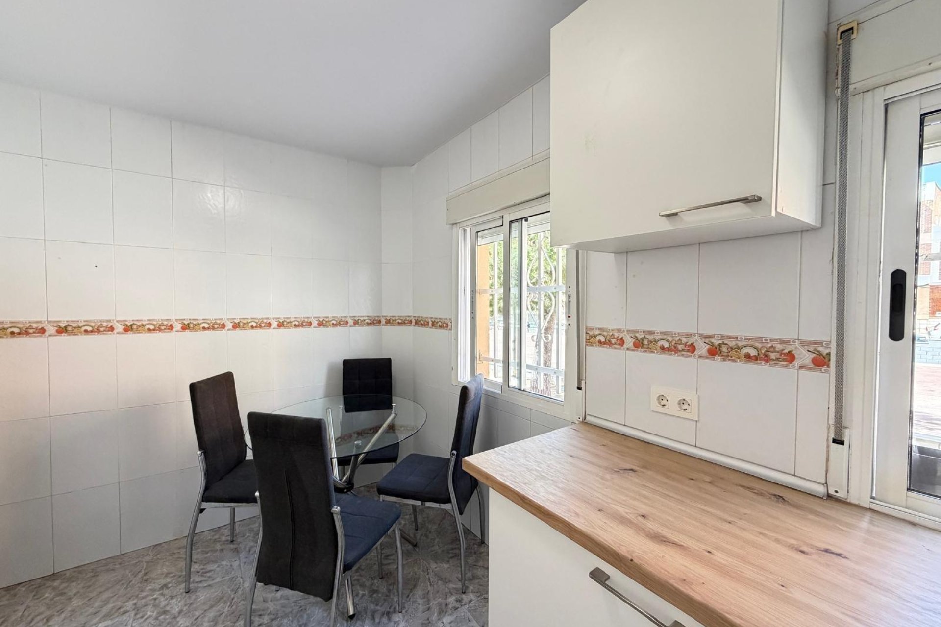 Segunda mano - Apartamento -
Torrevieja - Centro