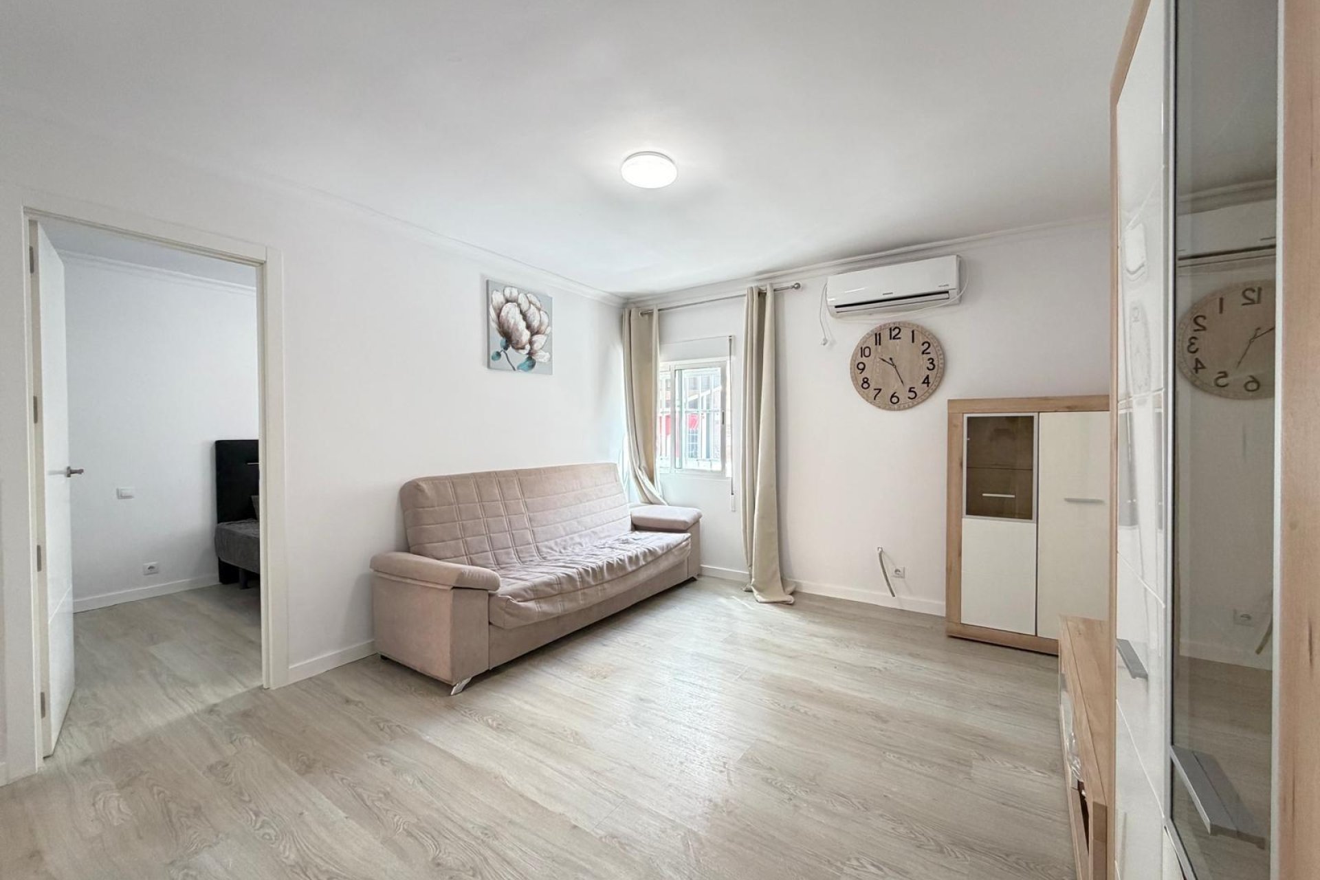 Segunda mano - Apartamento -
Torrevieja - Centro