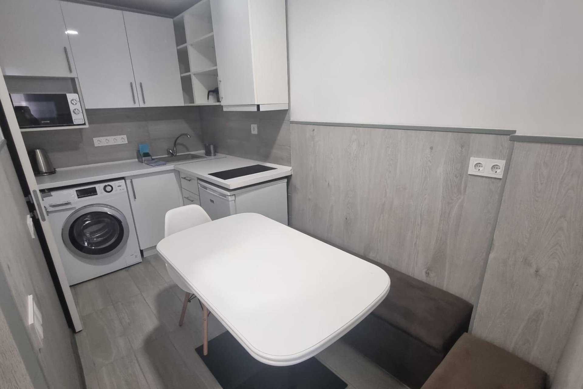 Segunda mano - Apartamento -
Torrevieja - Centro