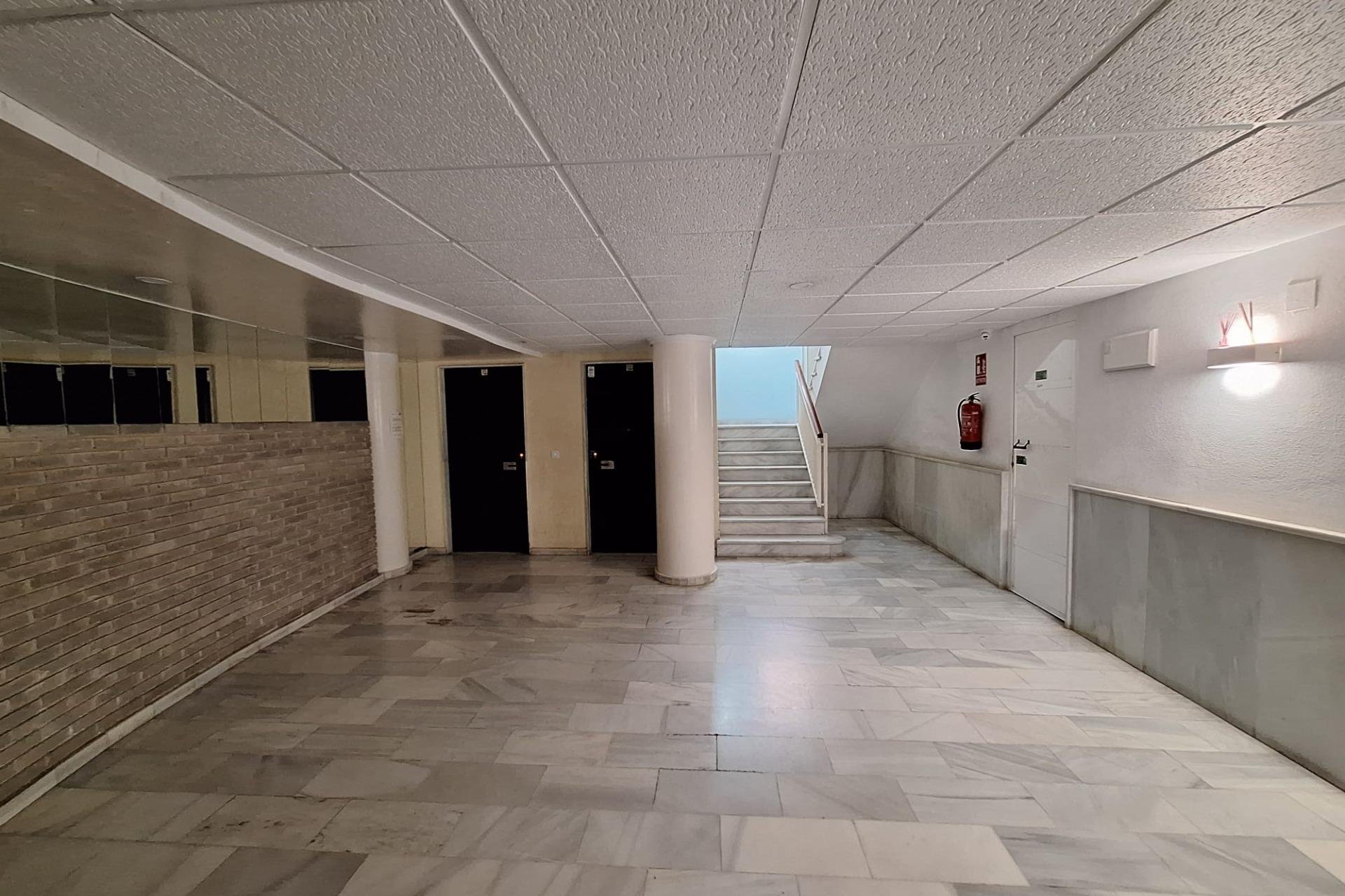 Segunda mano - Apartamento -
Torrevieja - Centro