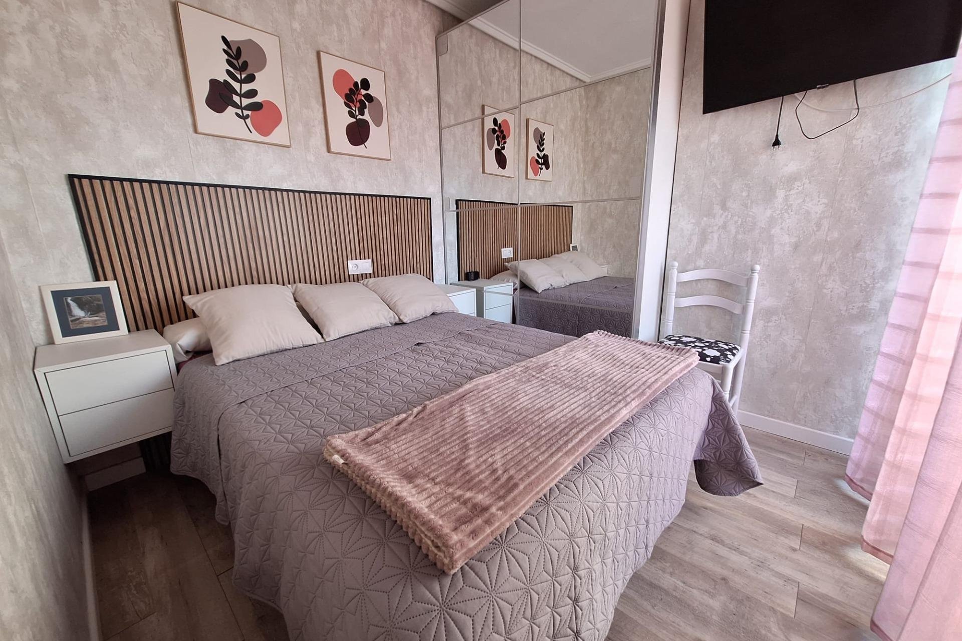 Segunda mano - Apartamento -
Torrevieja - Centro