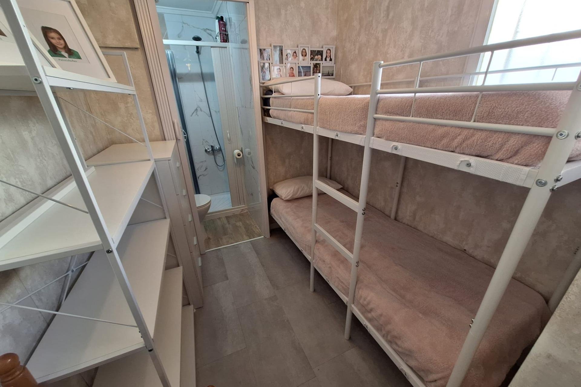 Segunda mano - Apartamento -
Torrevieja - Centro