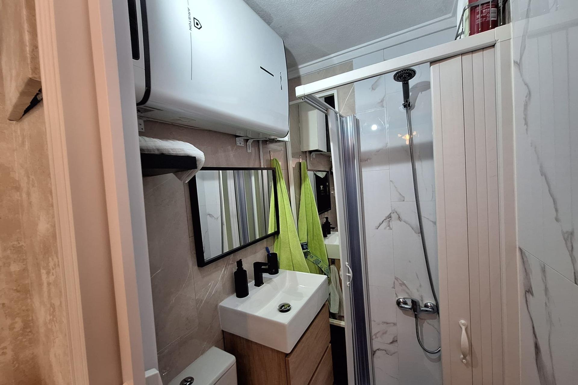 Segunda mano - Apartamento -
Torrevieja - Centro