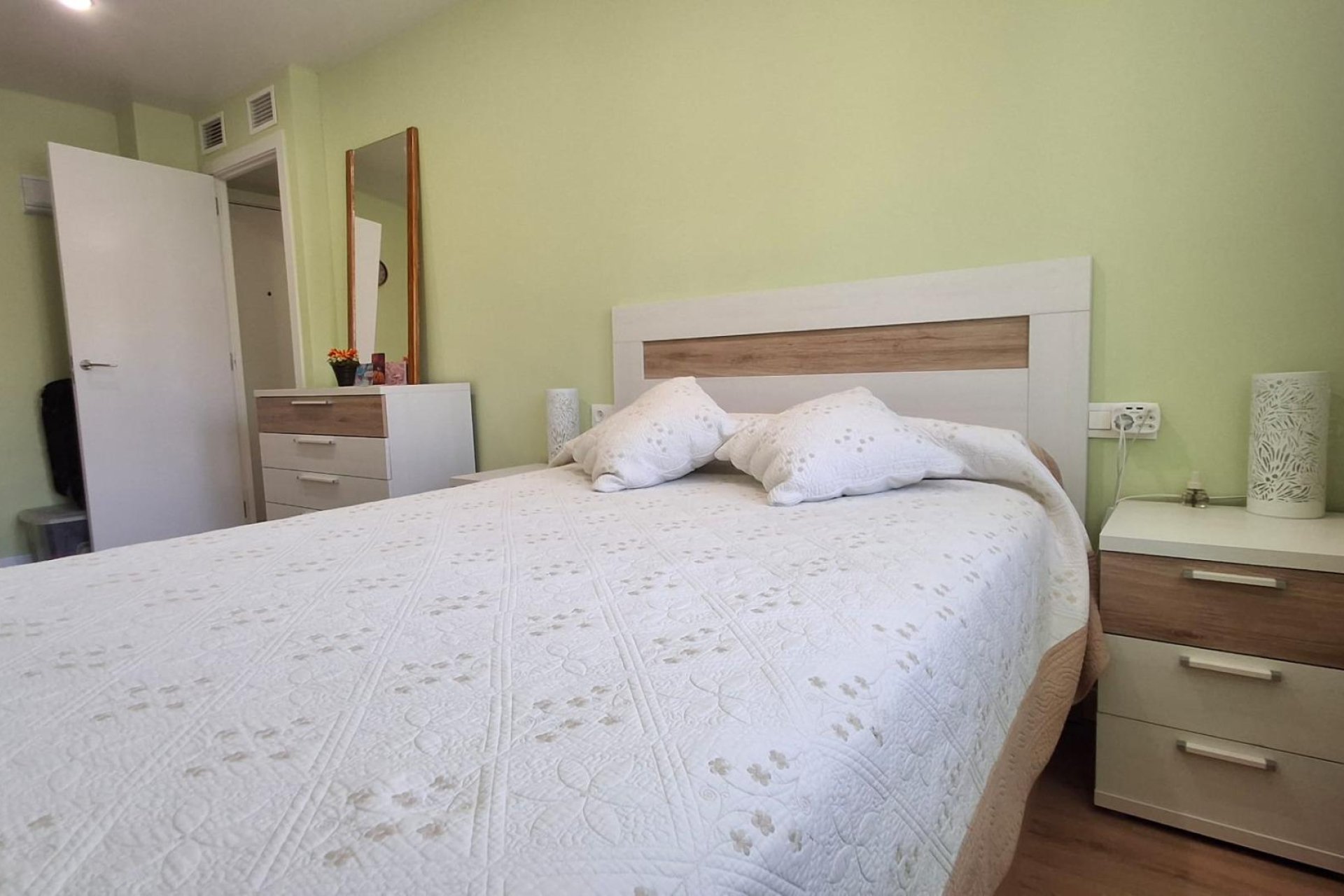 Segunda mano - Apartamento -
Torrevieja - Centro