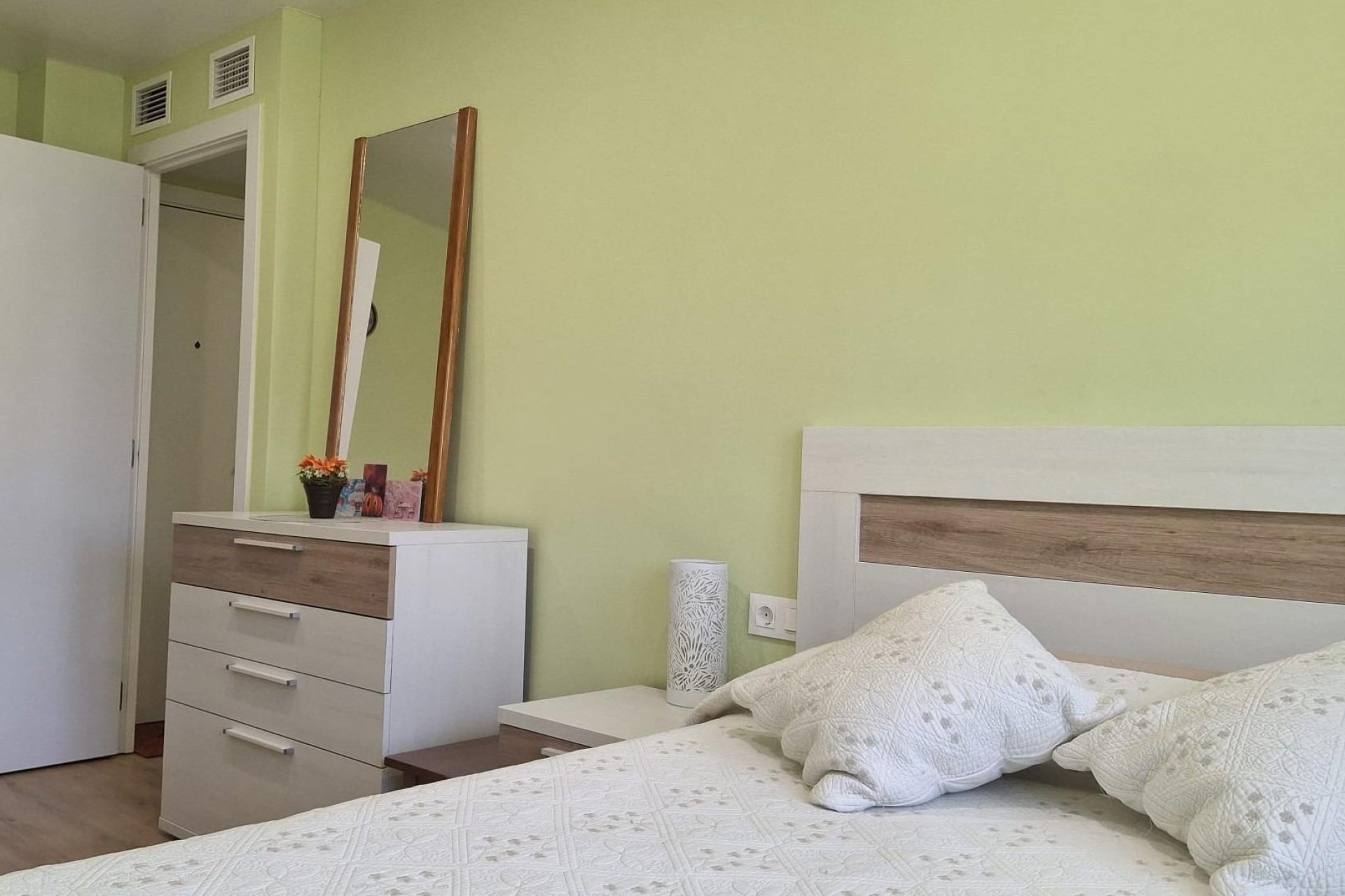 Segunda mano - Apartamento -
Torrevieja - Centro