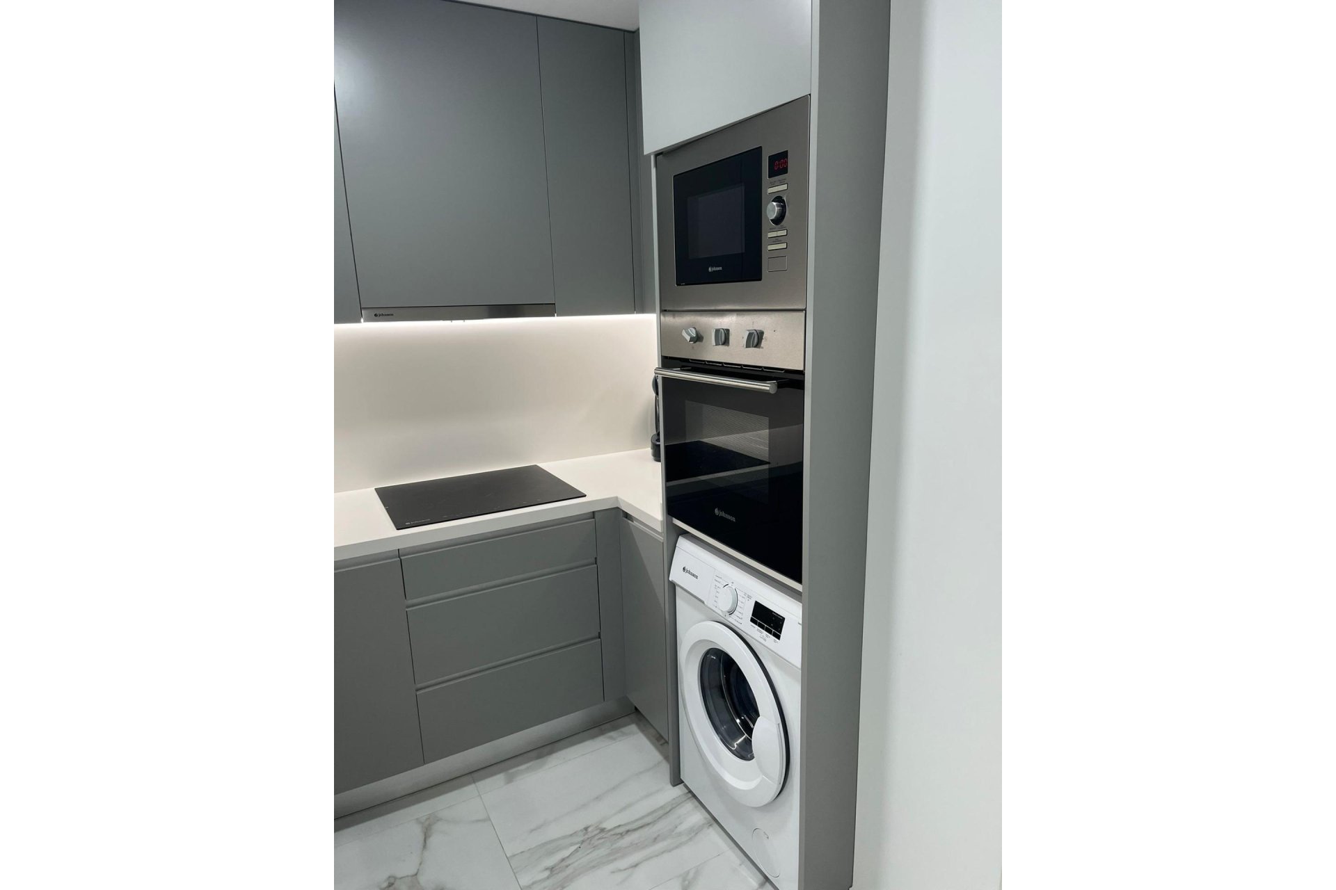 Segunda mano - Apartamento -
Torrevieja - Centro