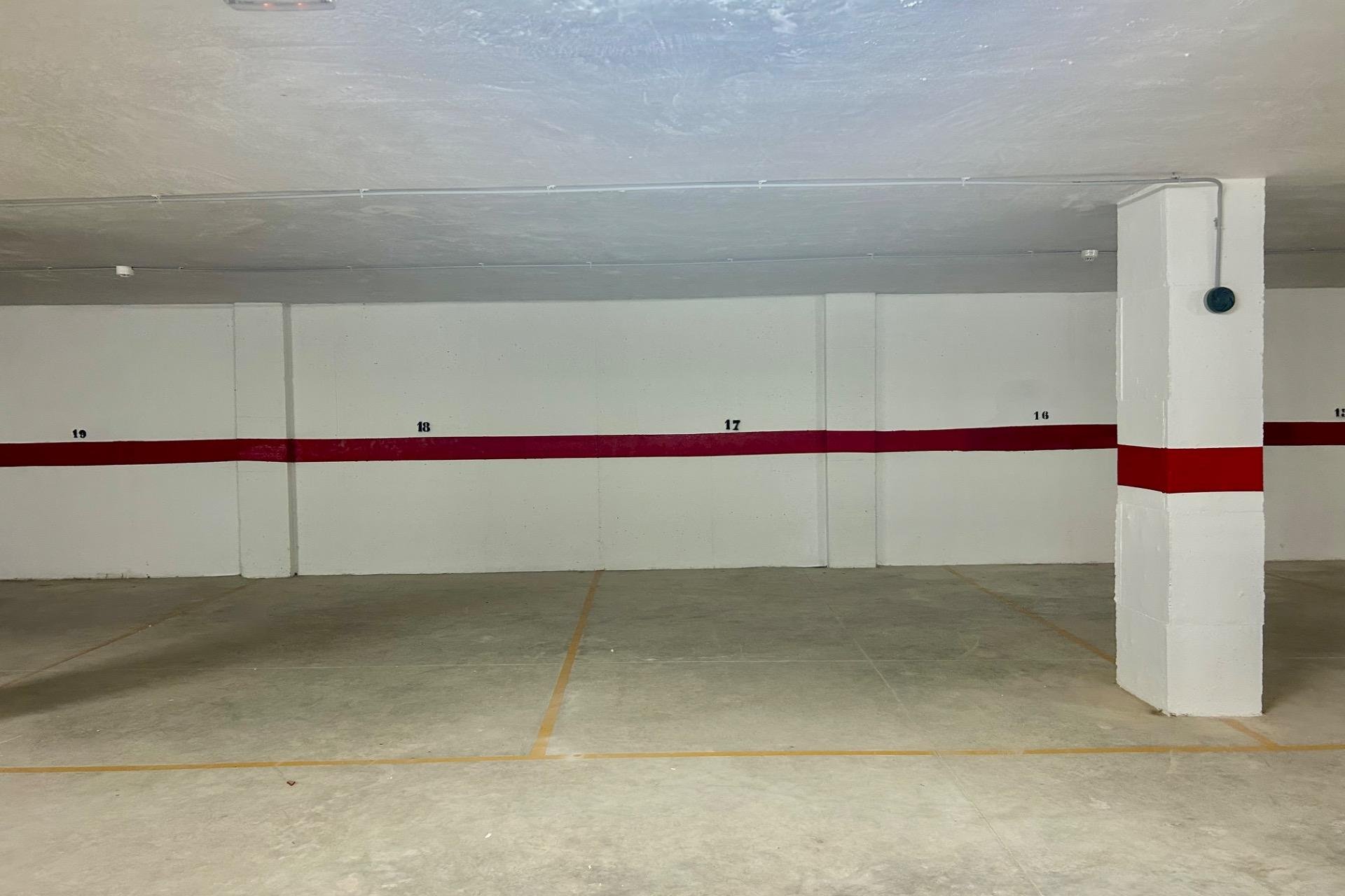 Segunda mano - Apartamento -
Torrevieja - Centro